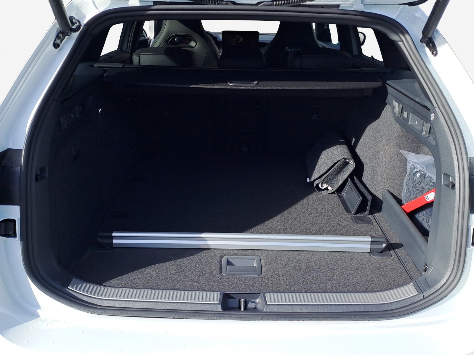 SKODA Superb Combi 2.0 TSI Sportline 4x4 DSG-image-11