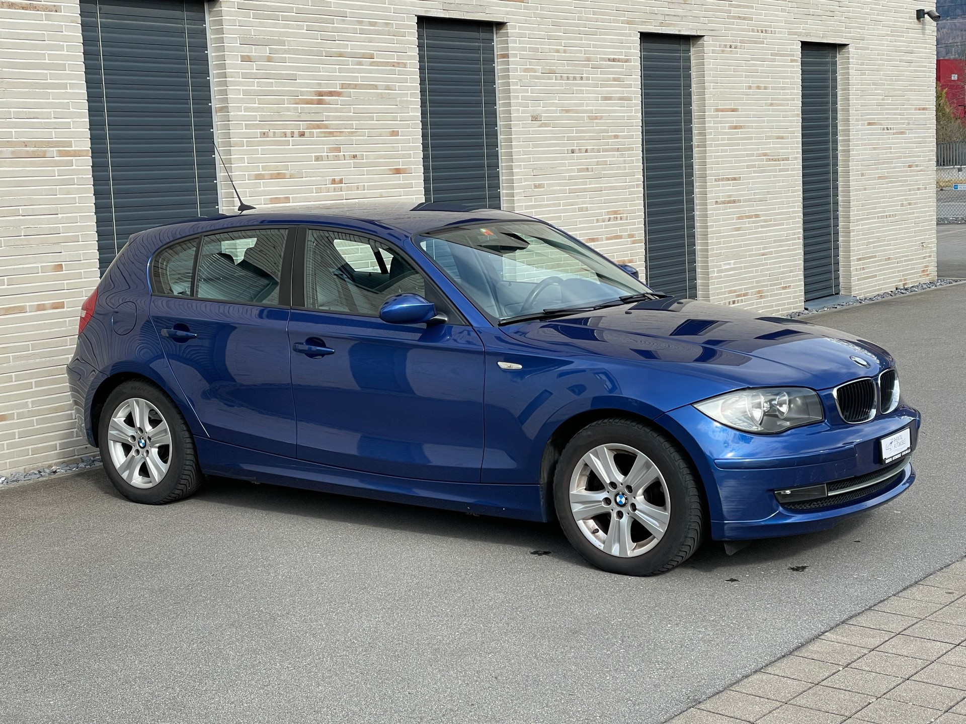 BMW 120i Steptronic-image-6