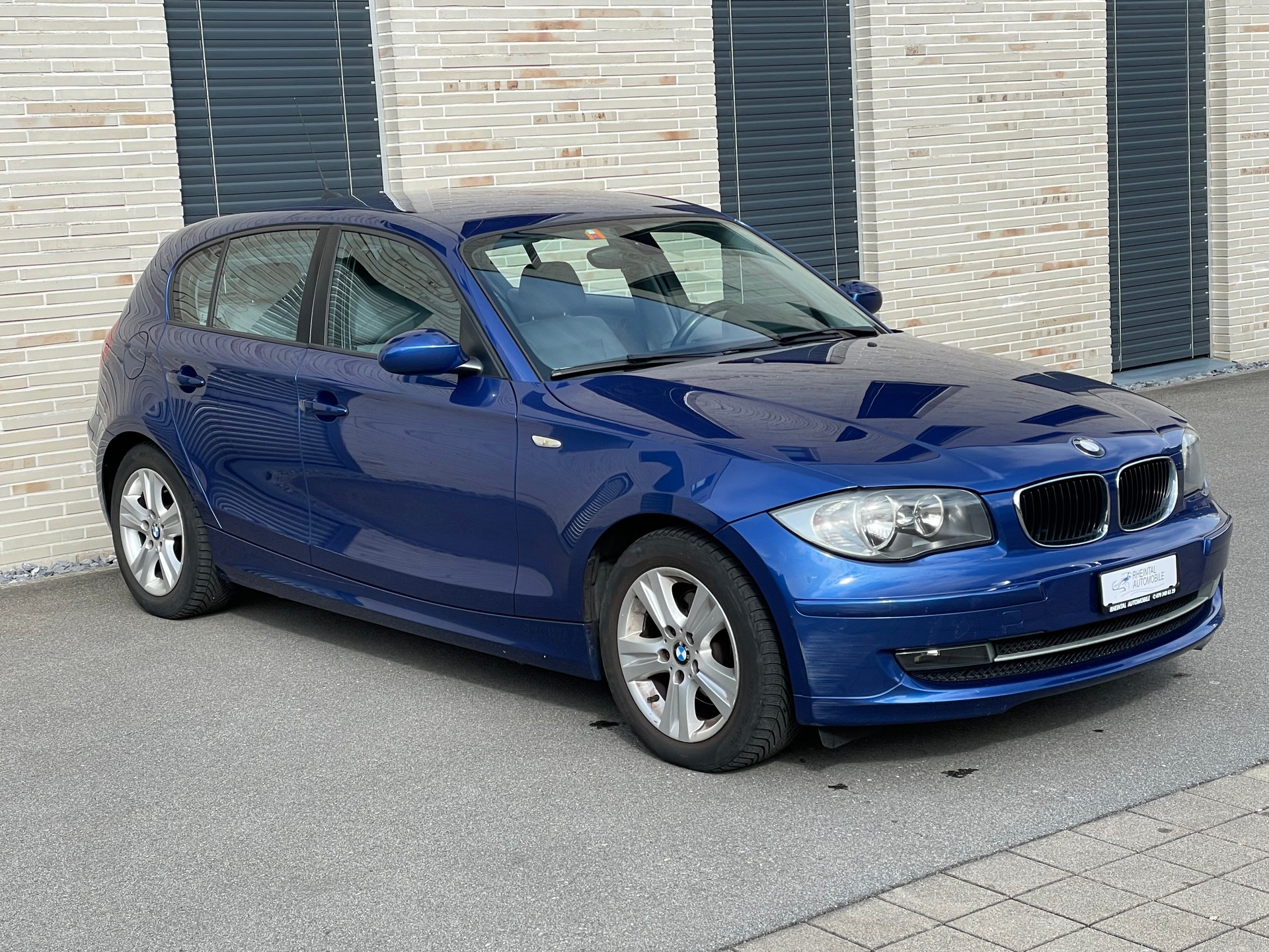 BMW 120i Steptronic-image-5