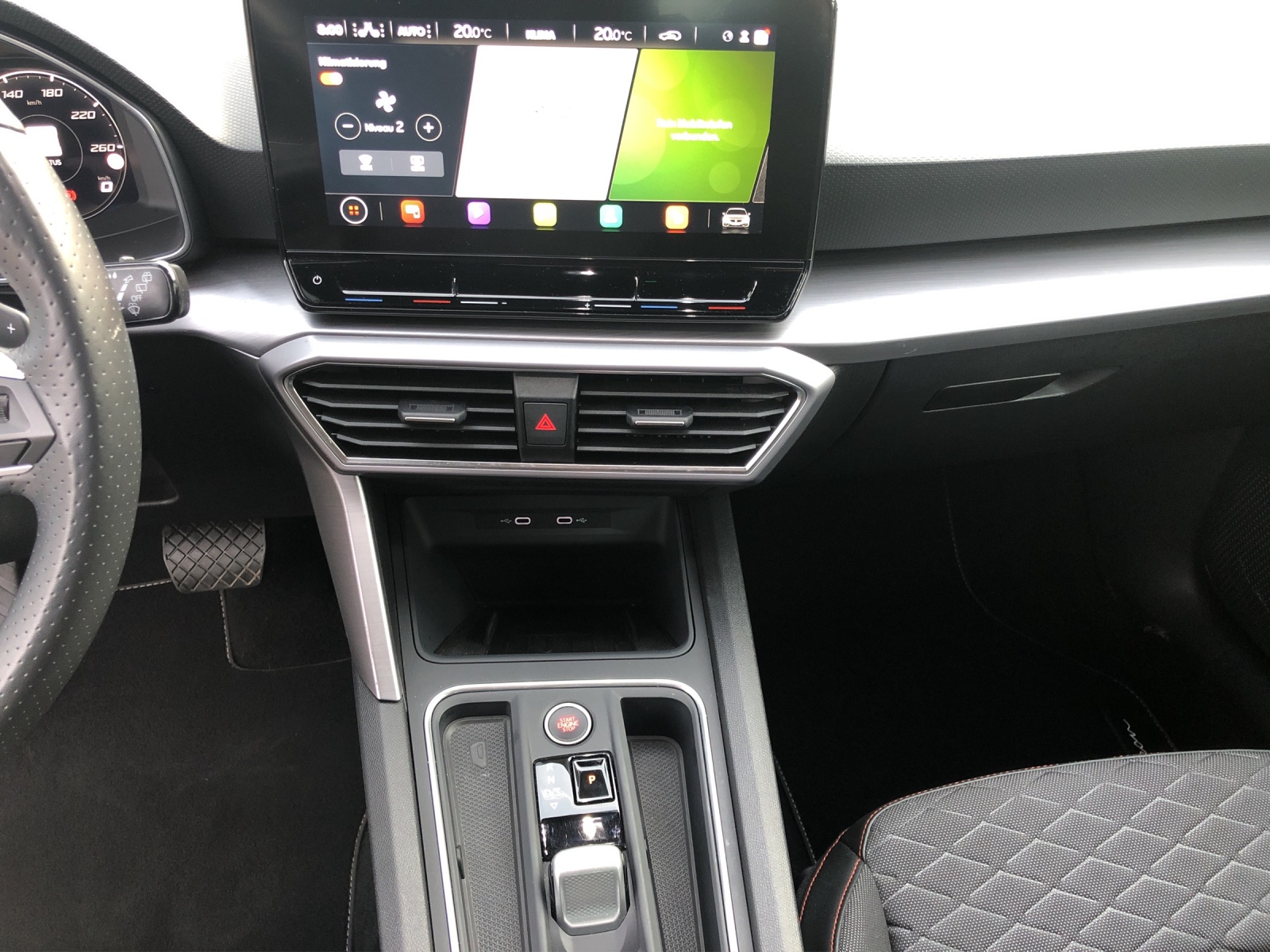 SEAT Leon 1.5 eTSI mHEV DSG FR-image-12