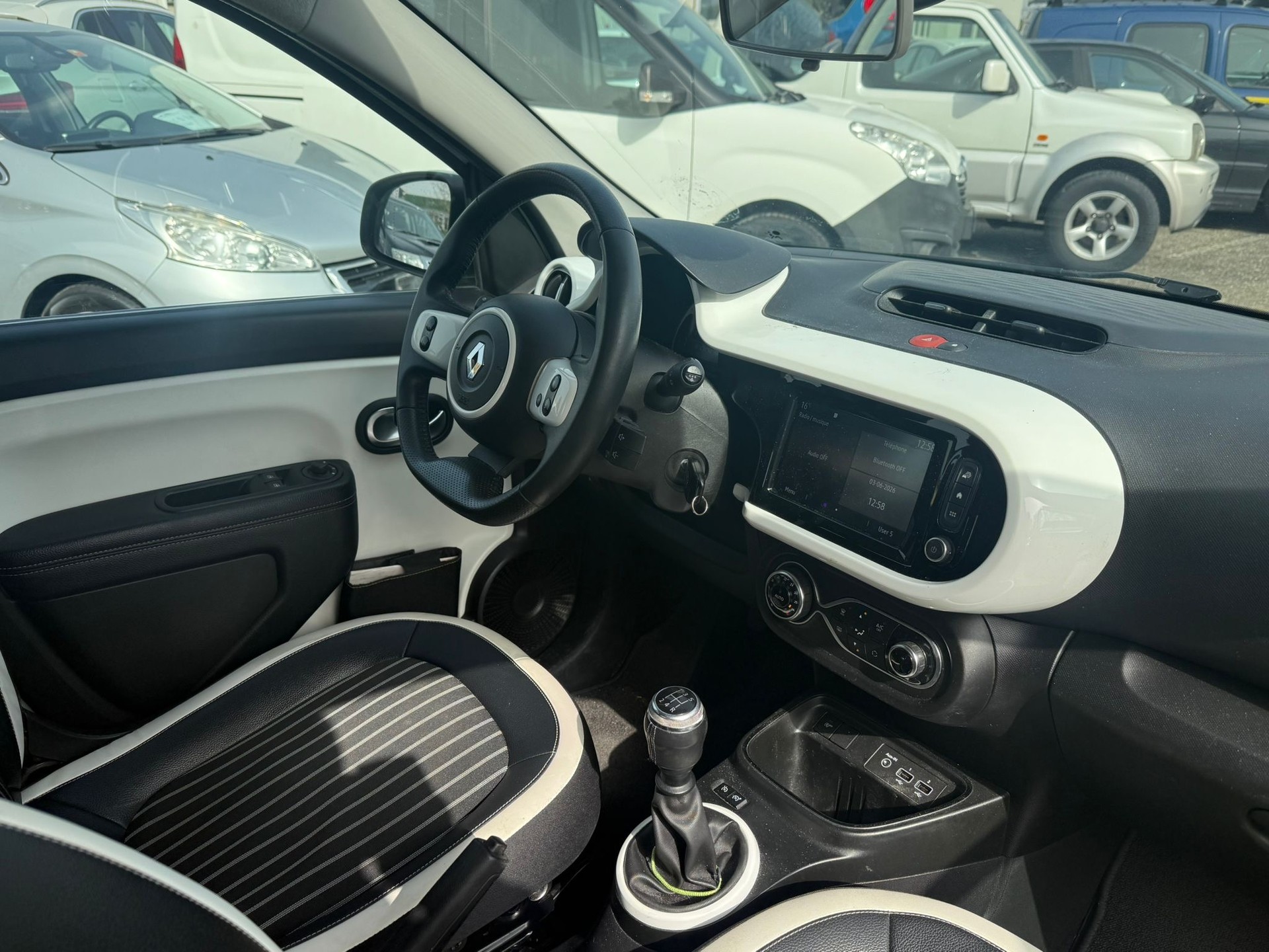 RENAULT Twingo SCe 65 Vibes-image-9
