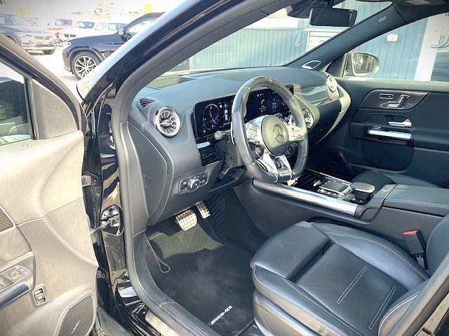 MERCEDES-BENZ GLA 45 S AMG 4matic-image-8