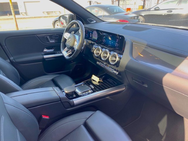 MERCEDES-BENZ GLA 45 S AMG 4matic-image-11