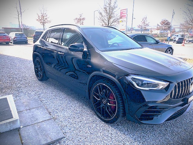MERCEDES-BENZ GLA 45 S AMG 4matic-showroom-element-2