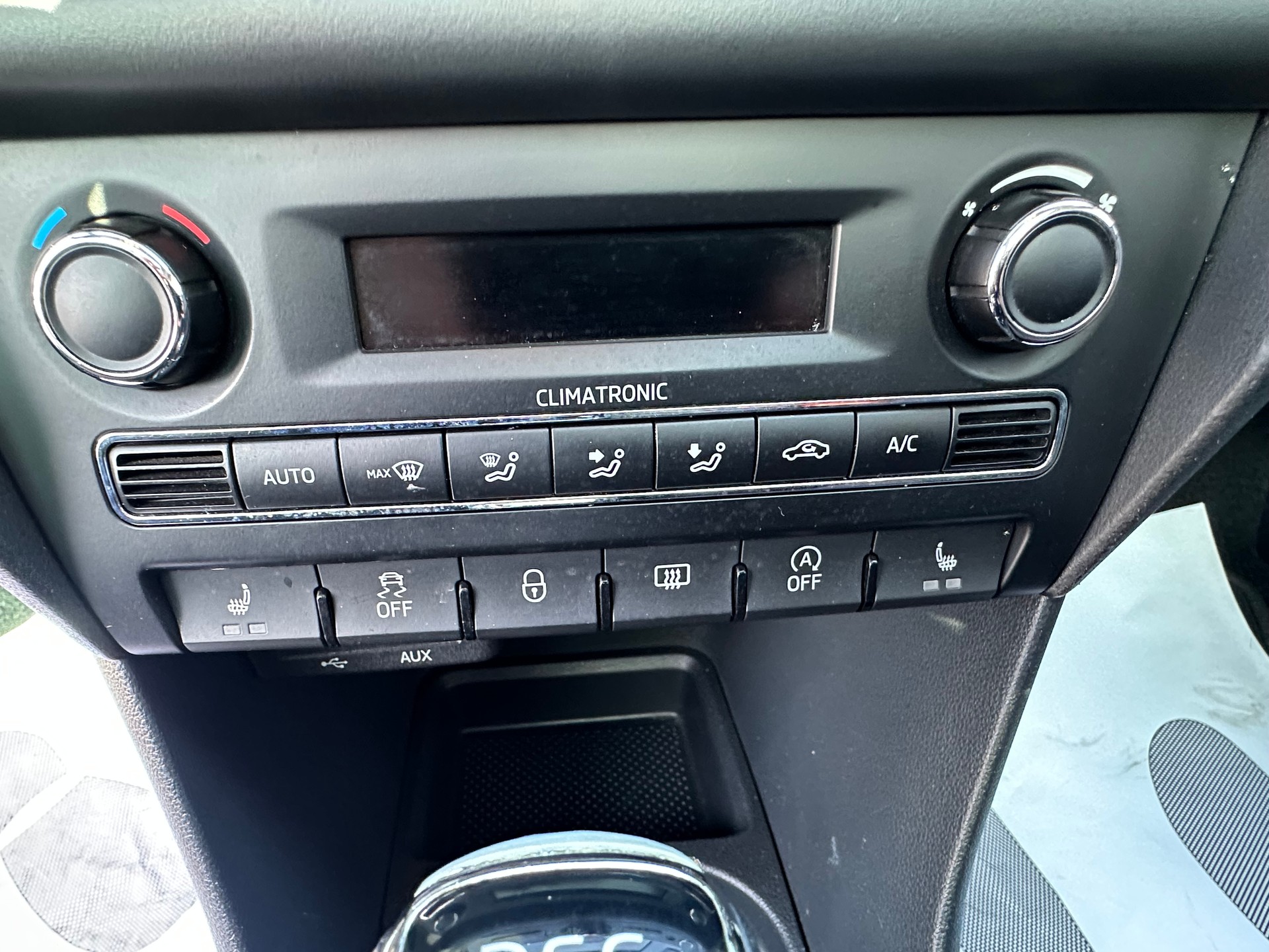 SKODA Rapid Spaceback 1.4 TSI Ambition DSG-image-20