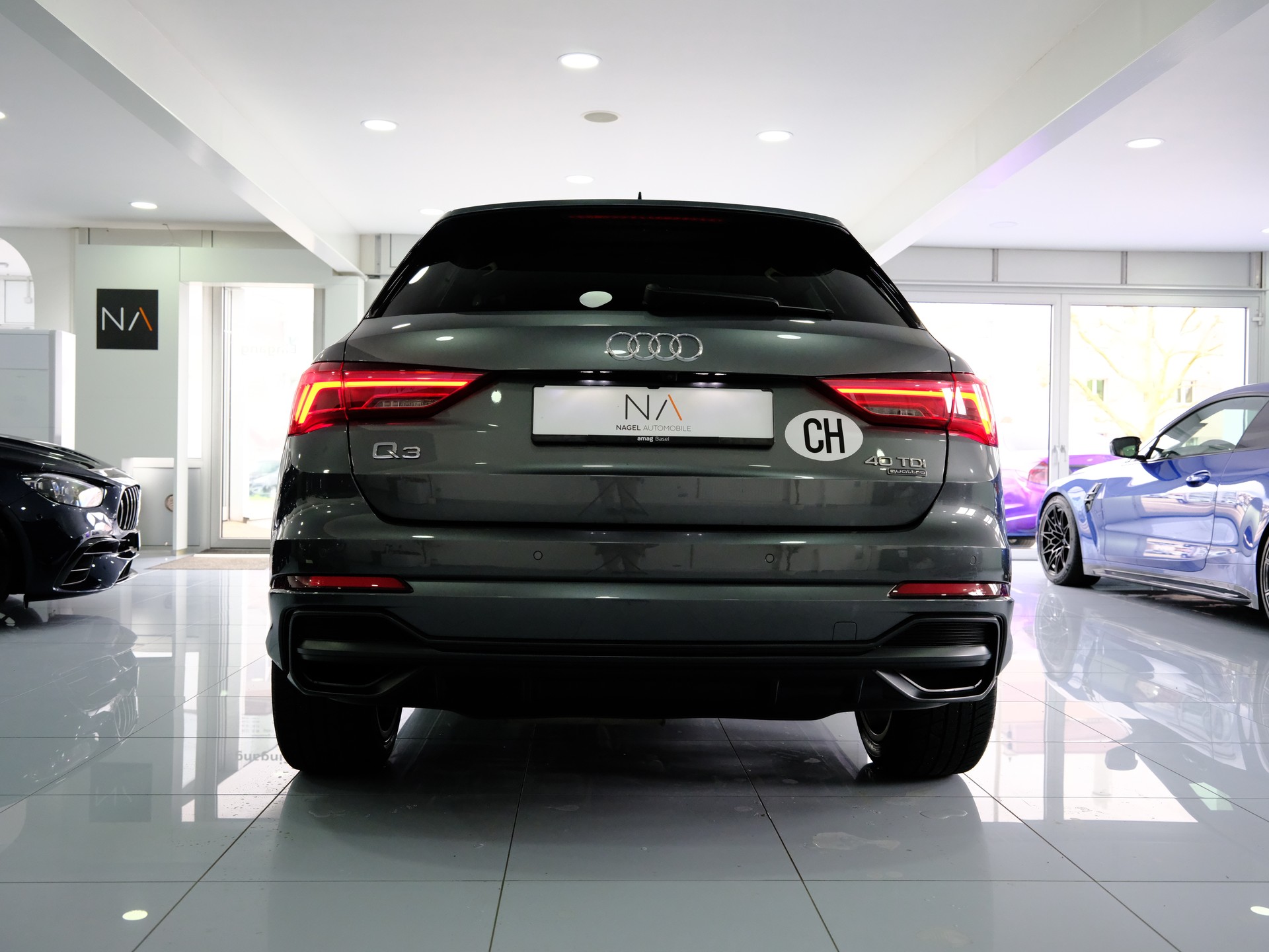 AUDI Q3 40 TDI S line quattro S-tronic-image-5