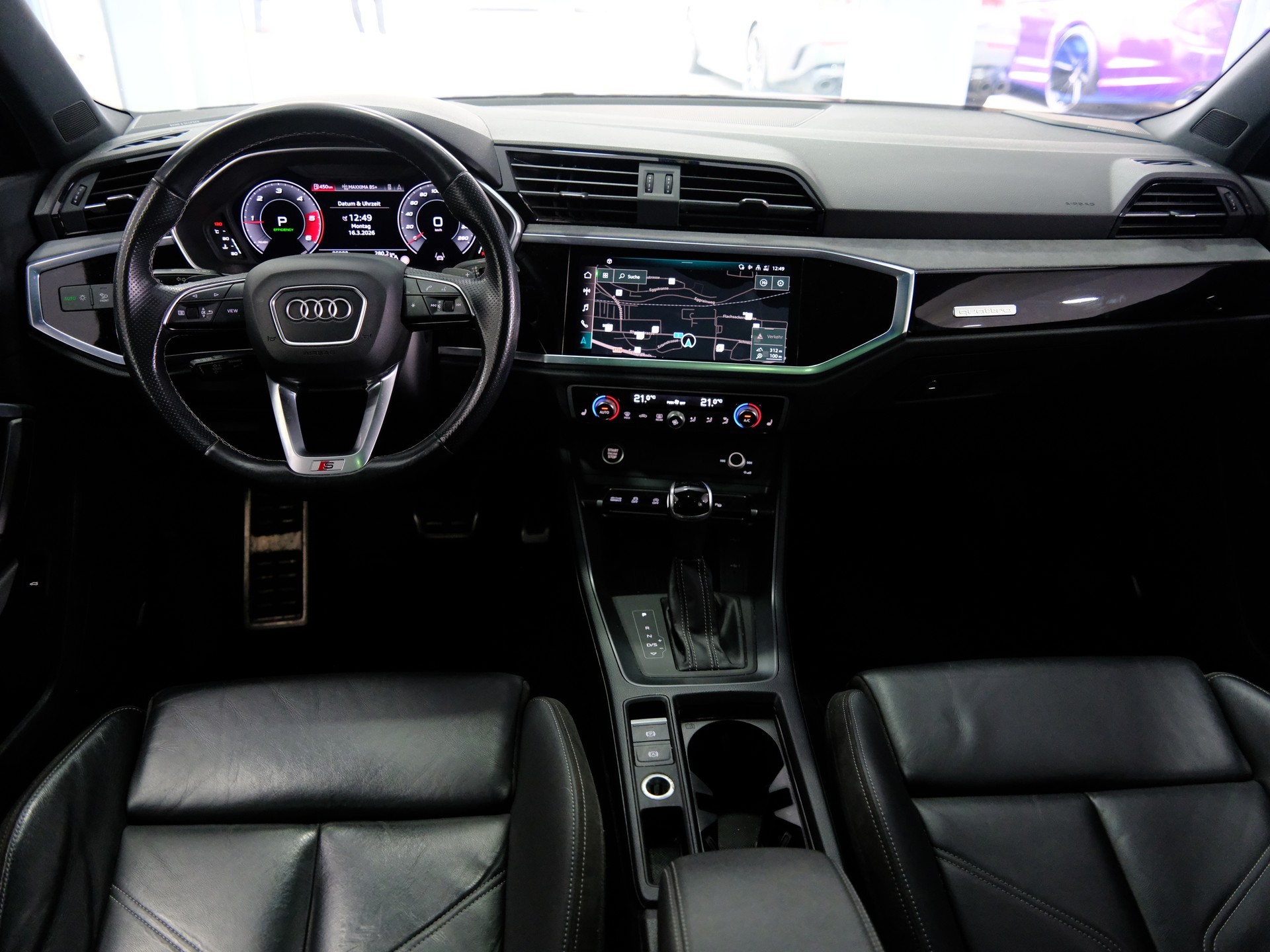 AUDI Q3 40 TDI S line quattro S-tronic-image-12