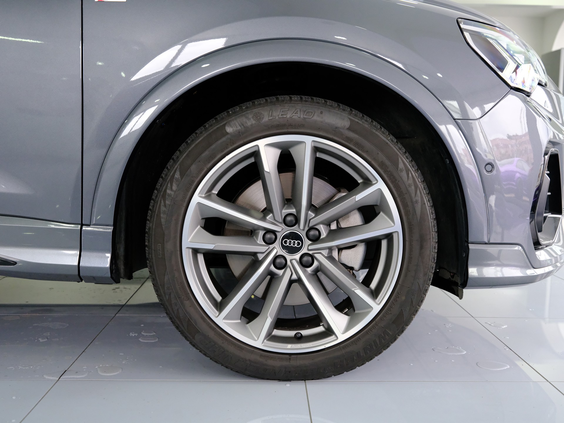 AUDI Q3 40 TDI S line quattro S-tronic-image-17