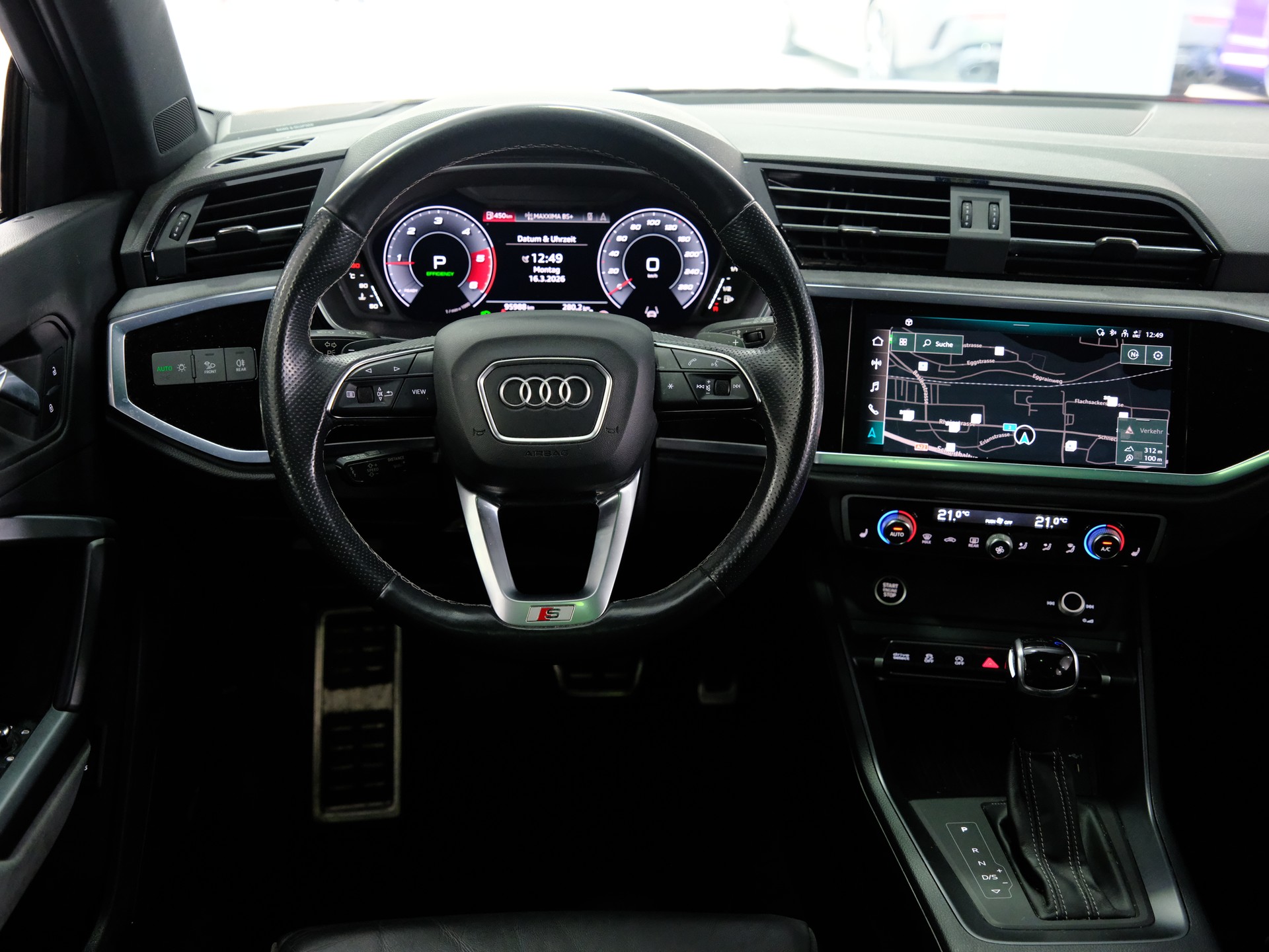 AUDI Q3 40 TDI S line quattro S-tronic-image-11
