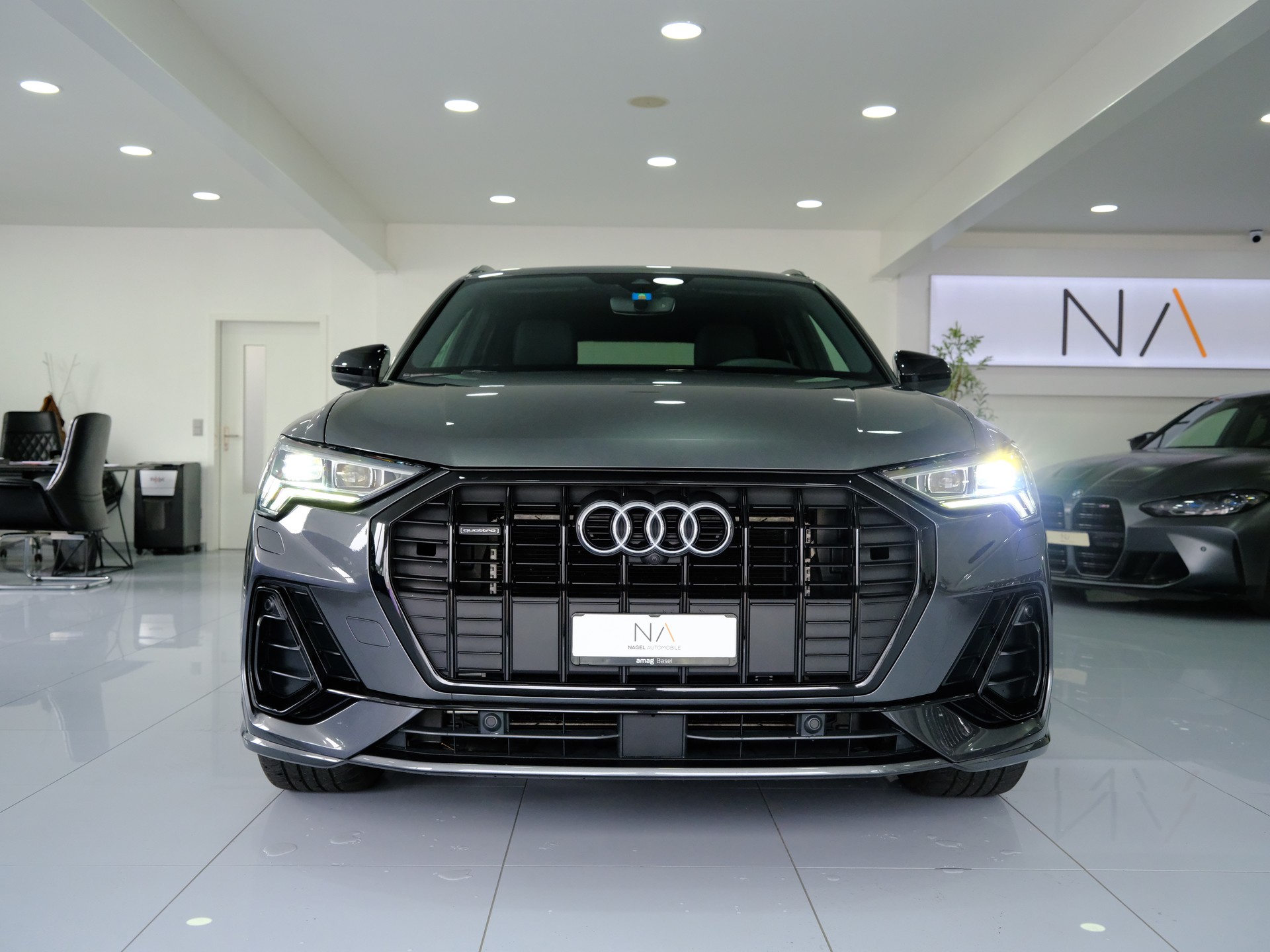AUDI Q3 40 TDI S line quattro S-tronic-image-2