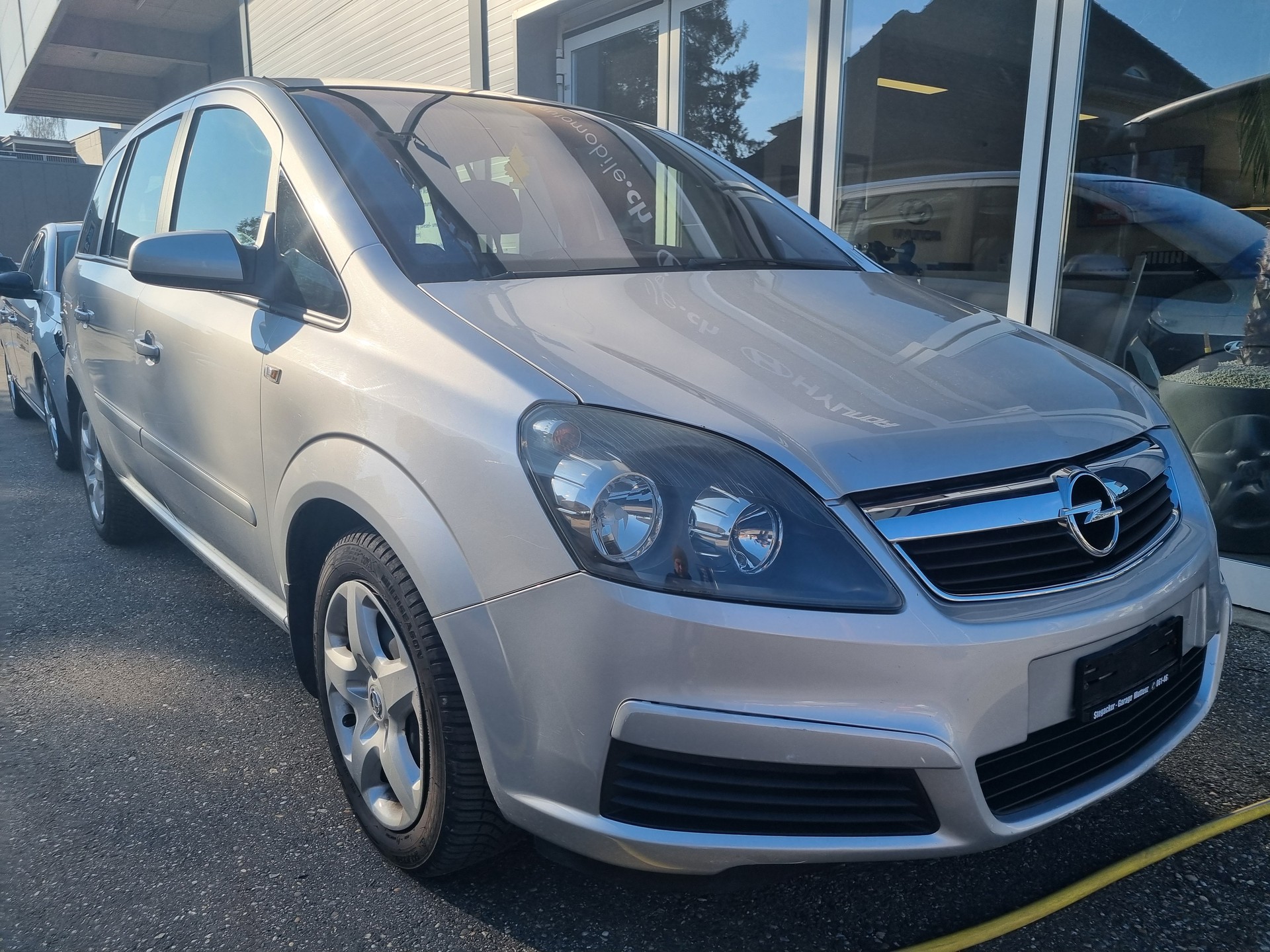 OPEL Zafira 2.2i 16V Enjoy-image-0
