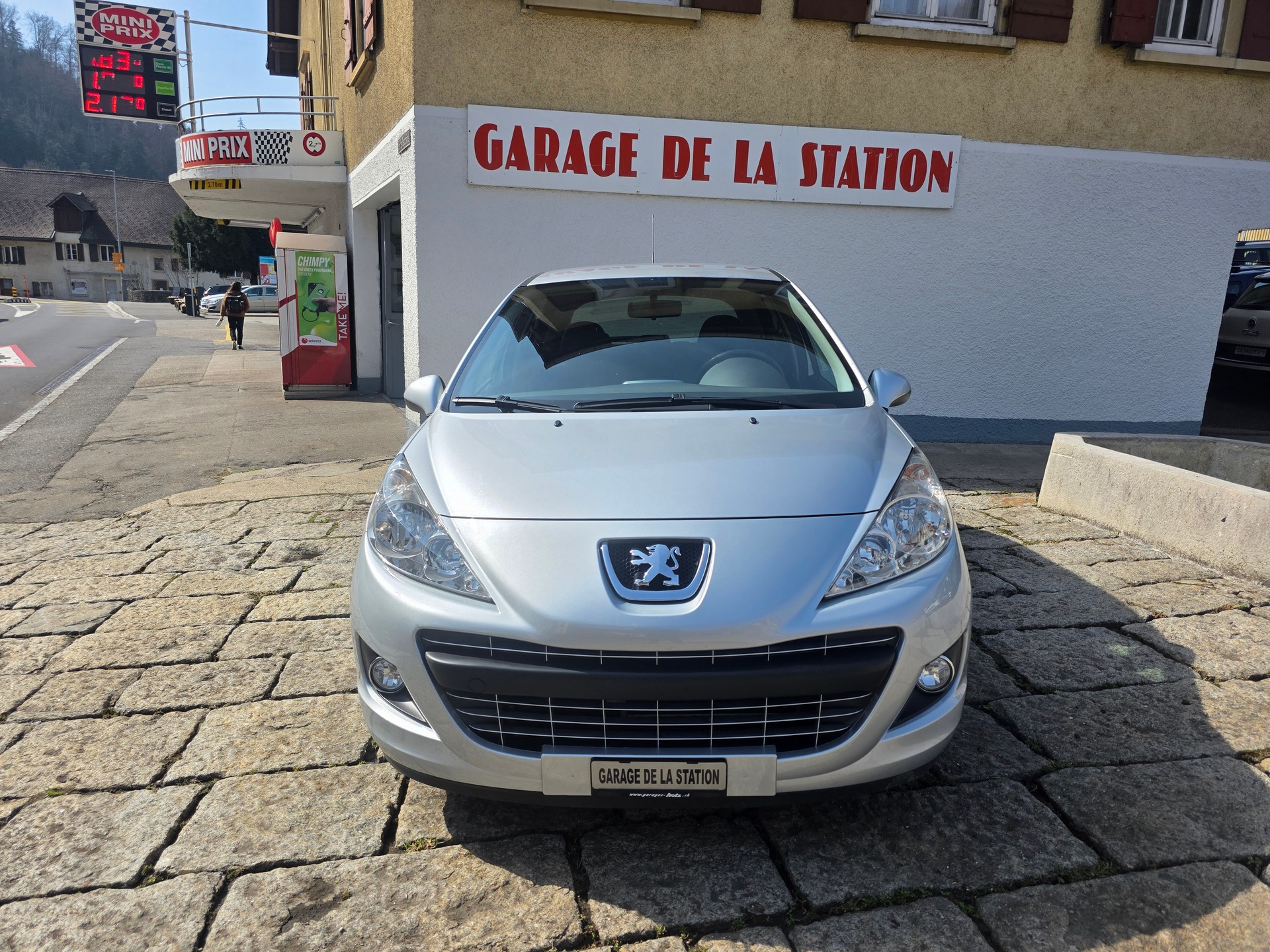 PEUGEOT 207 1.6 16V Allure-image-1
