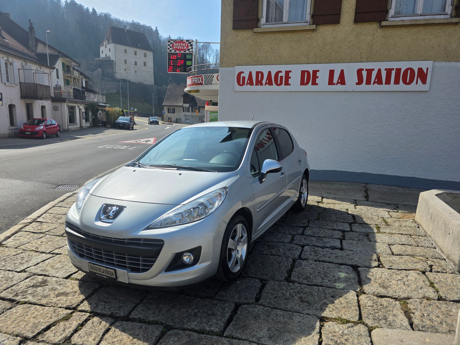 PEUGEOT 207 1.6 16V Allure-image-0