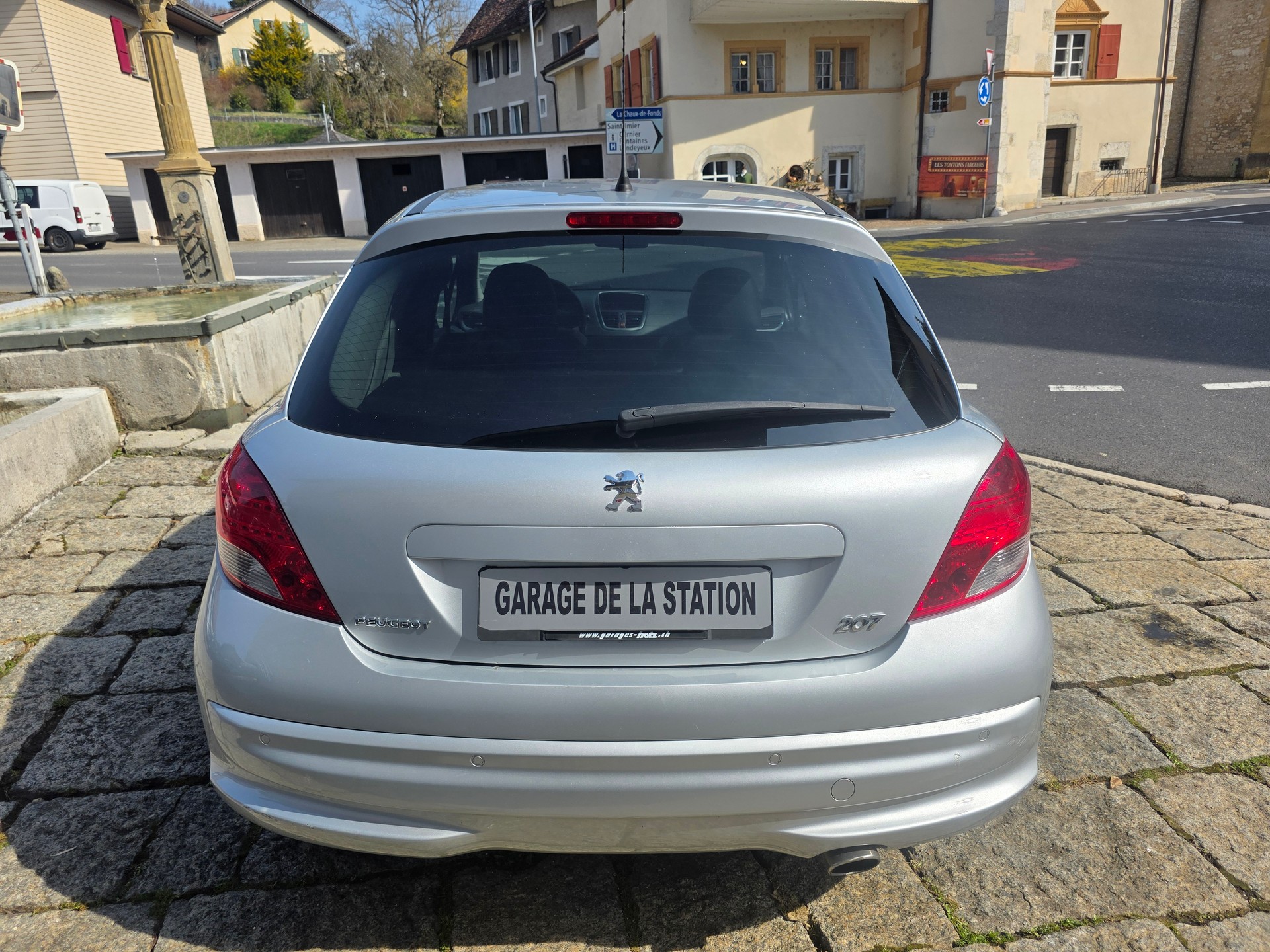 PEUGEOT 207 1.6 16V Allure-image-4