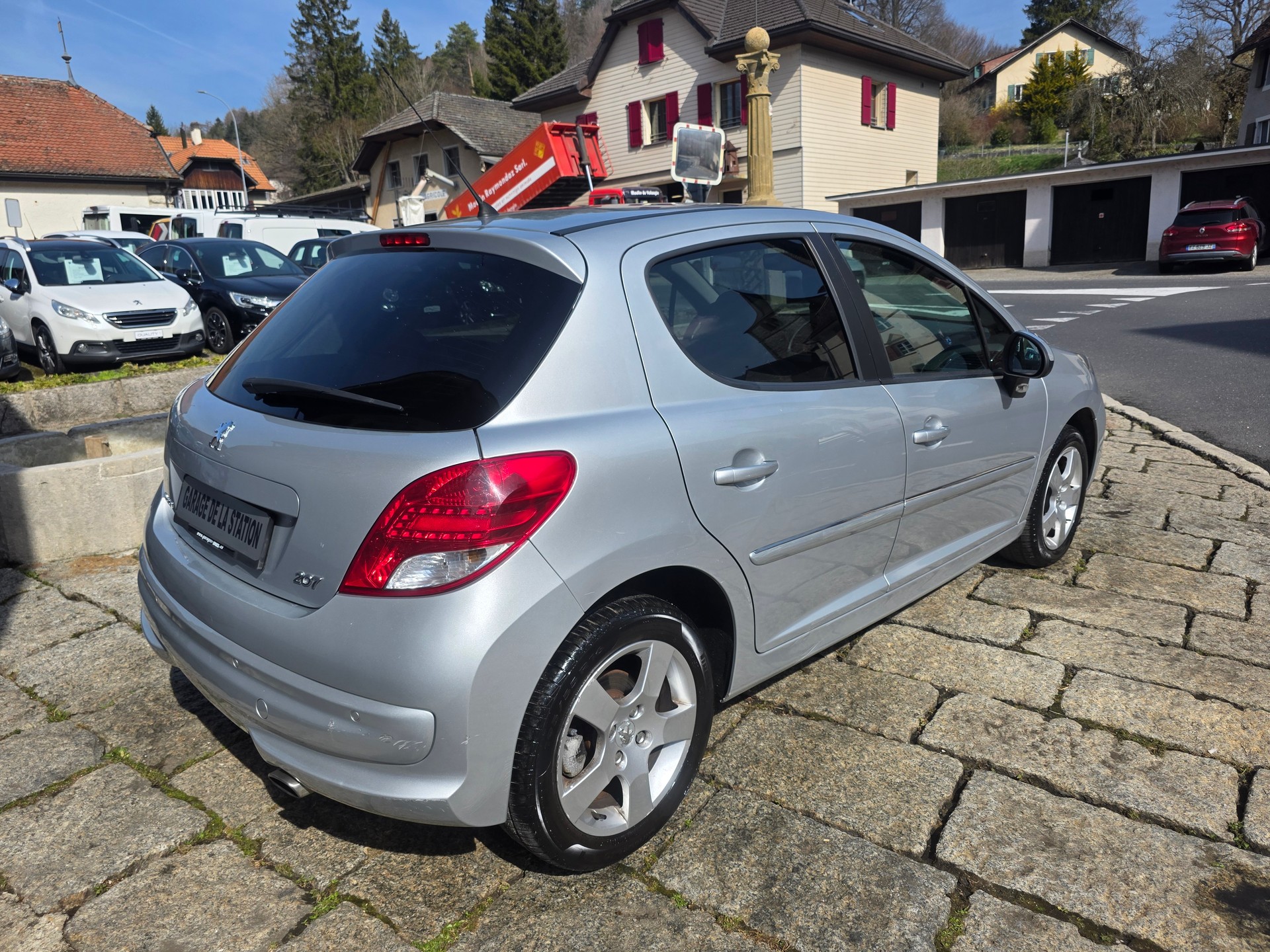 PEUGEOT 207 1.6 16V Allure-image-3