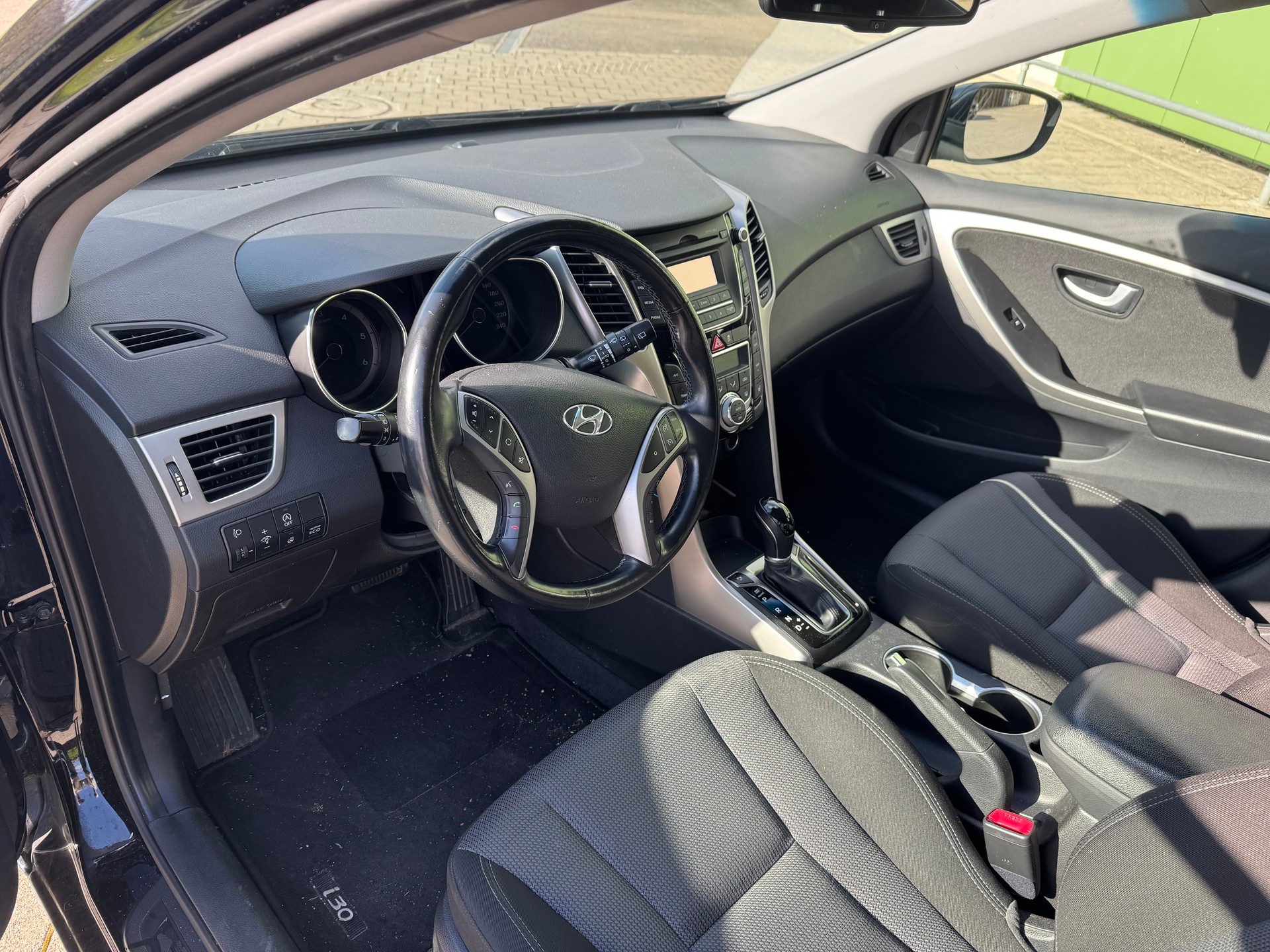 HYUNDAI i30 1.6 CRDi Vertex Automatic DCT-image-5