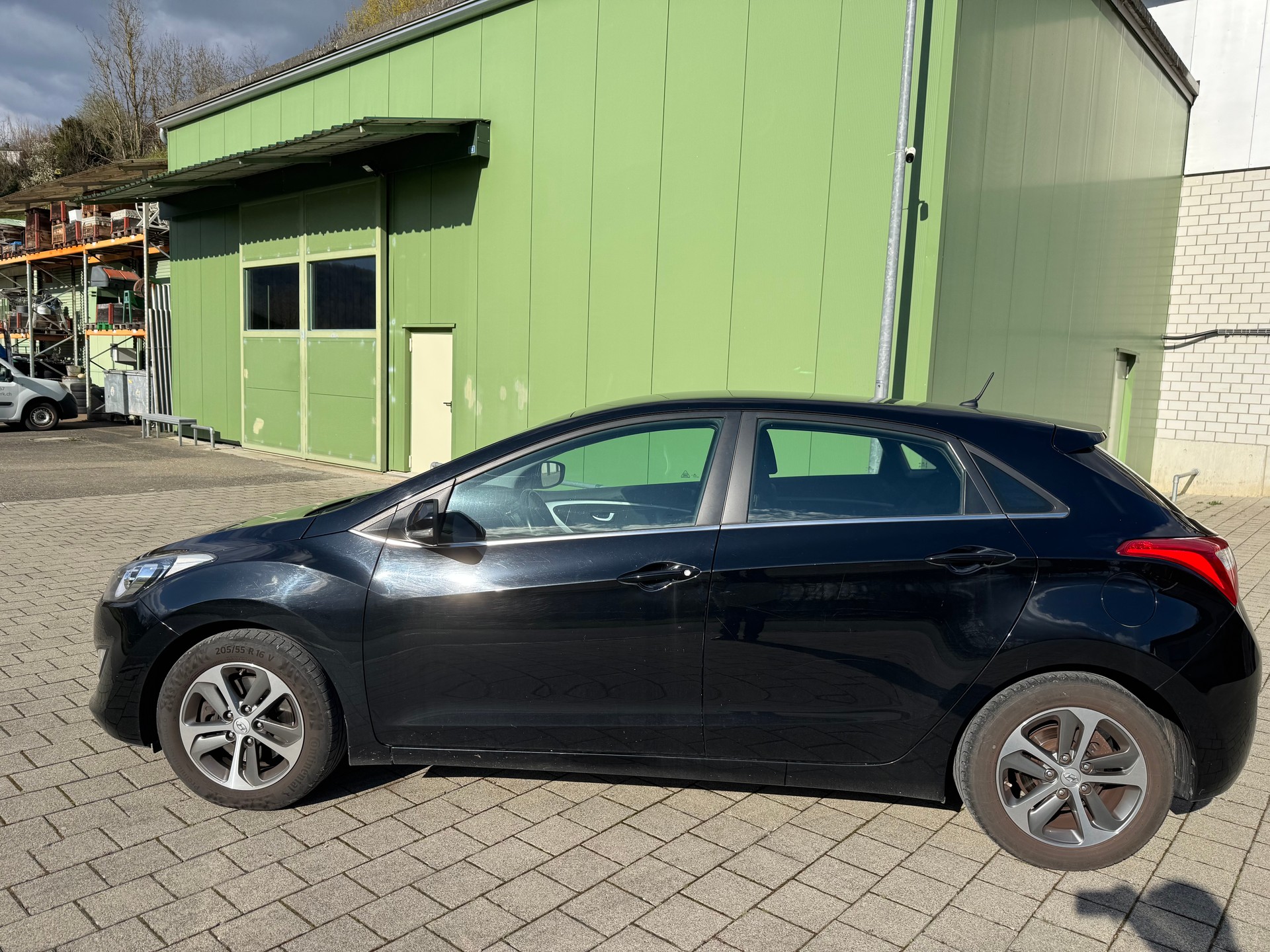 HYUNDAI i30 1.6 CRDi Vertex Automatic DCT-image-2