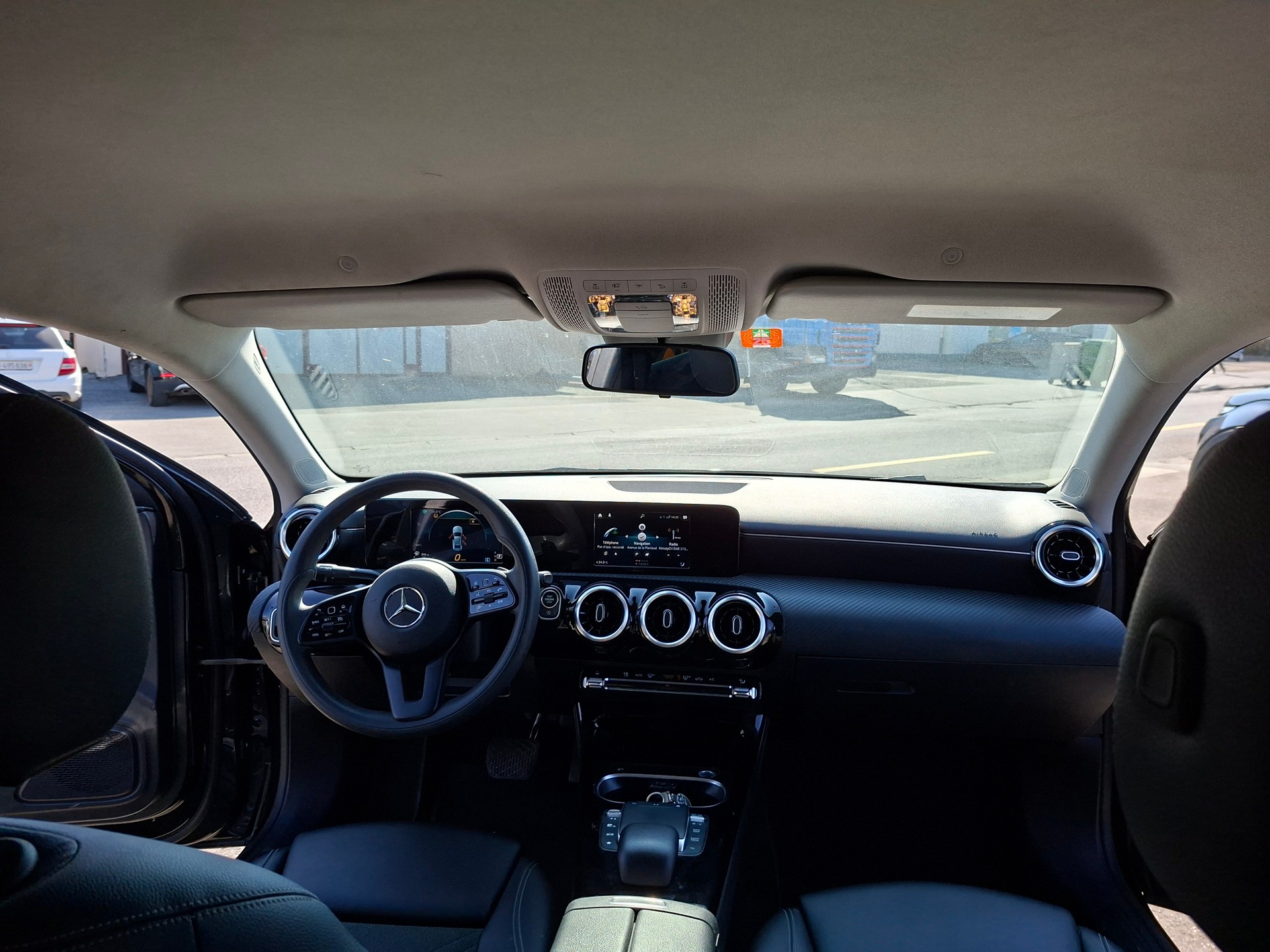 MERCEDES-BENZ A 180 d Progressive 7G-DCT-image-12