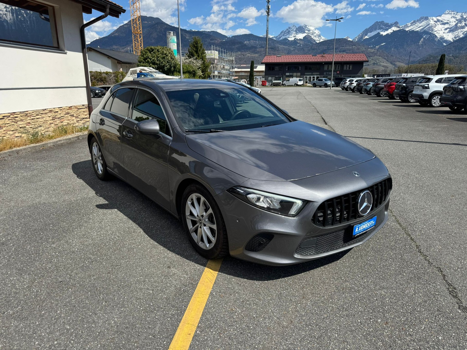 MERCEDES-BENZ A 180 Progressive 7G-DCT-image-6