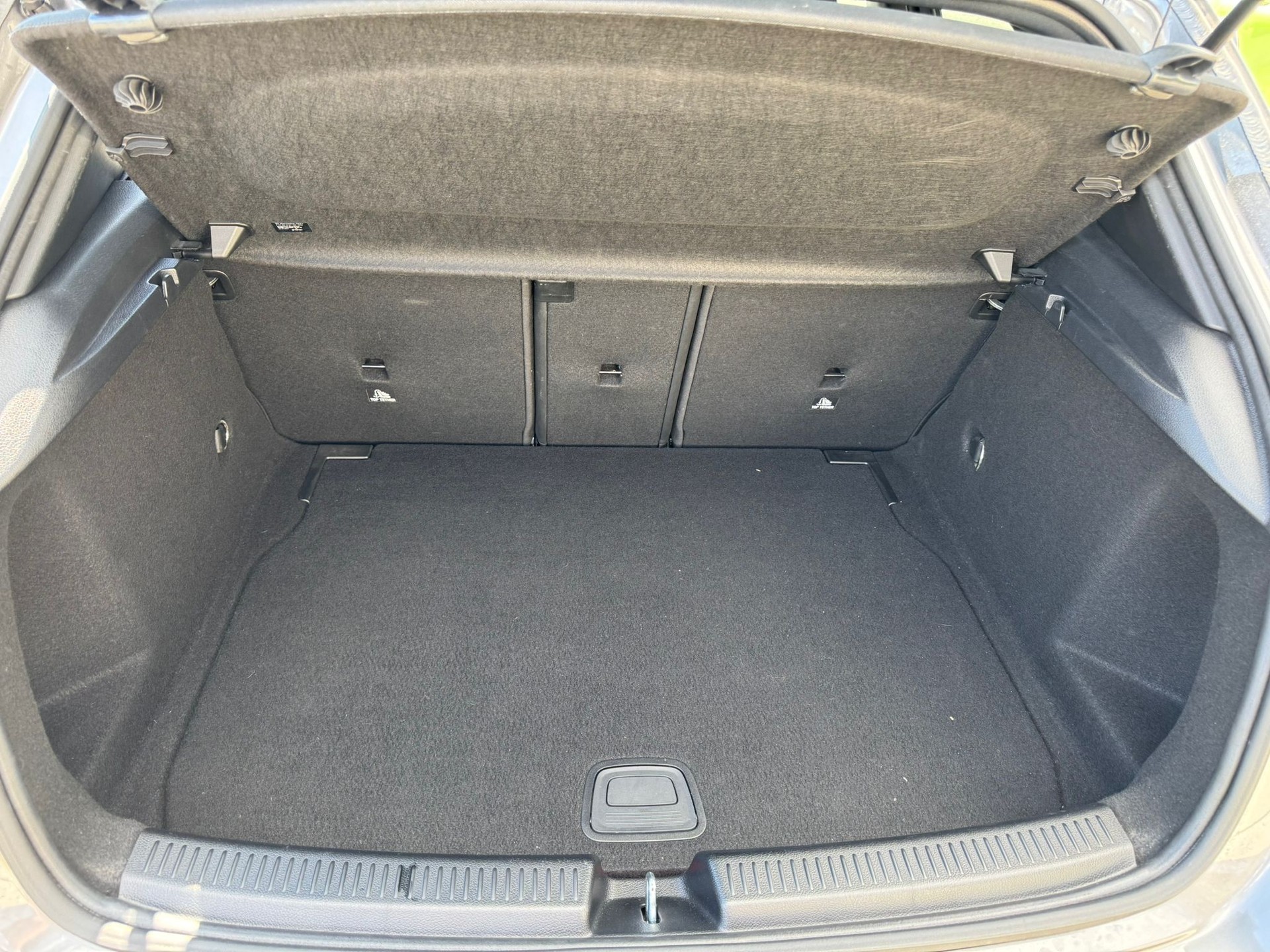 MERCEDES-BENZ A 180 Progressive 7G-DCT-image-12