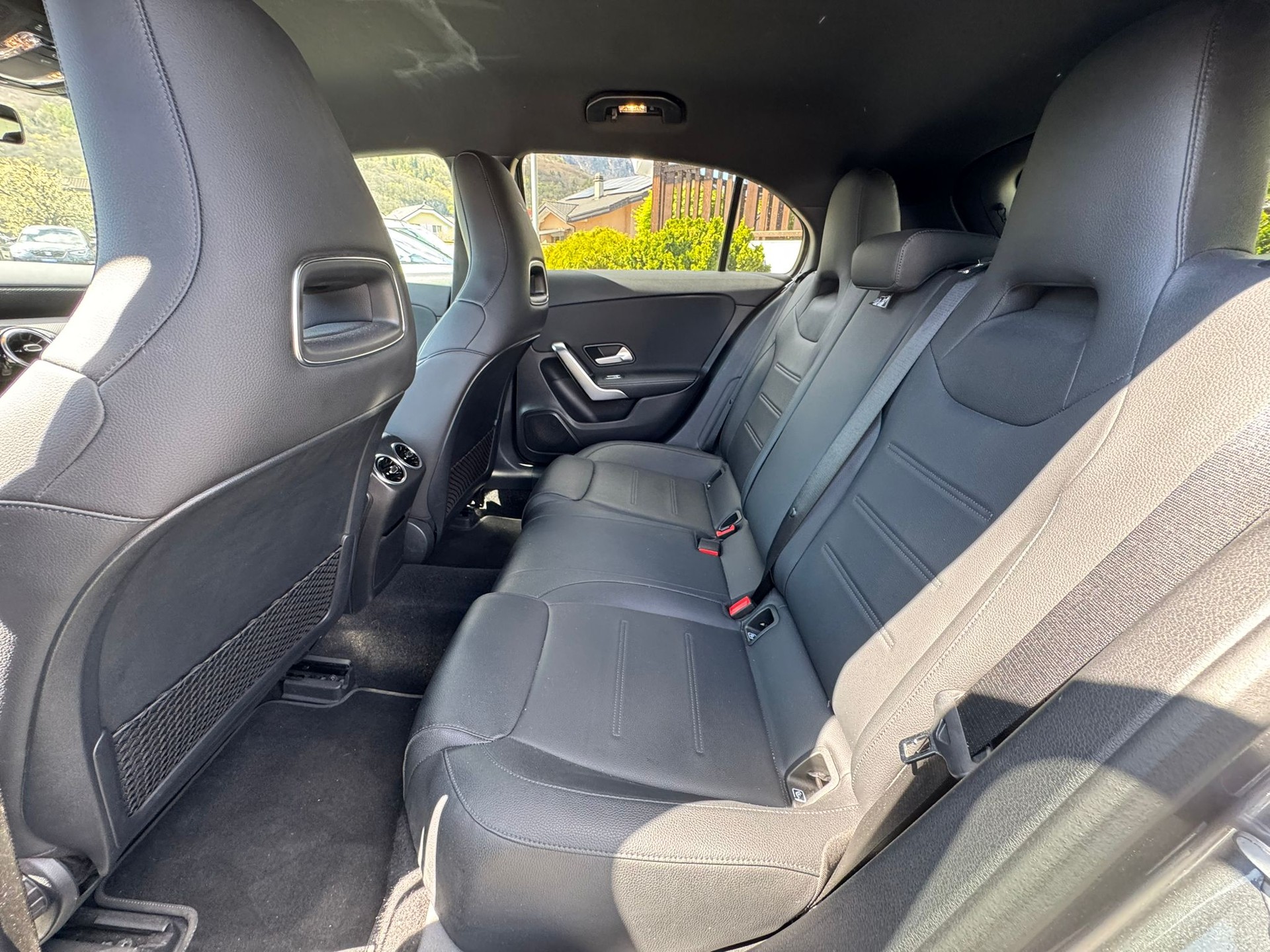 MERCEDES-BENZ A 180 Progressive 7G-DCT-image-11
