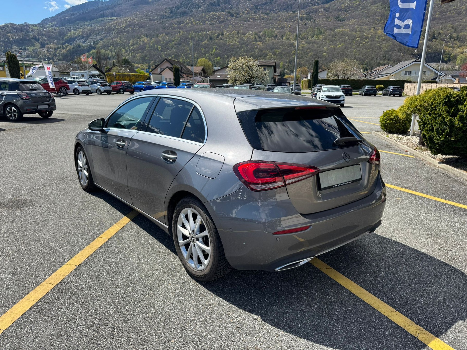 MERCEDES-BENZ A 180 Progressive 7G-DCT-image-2