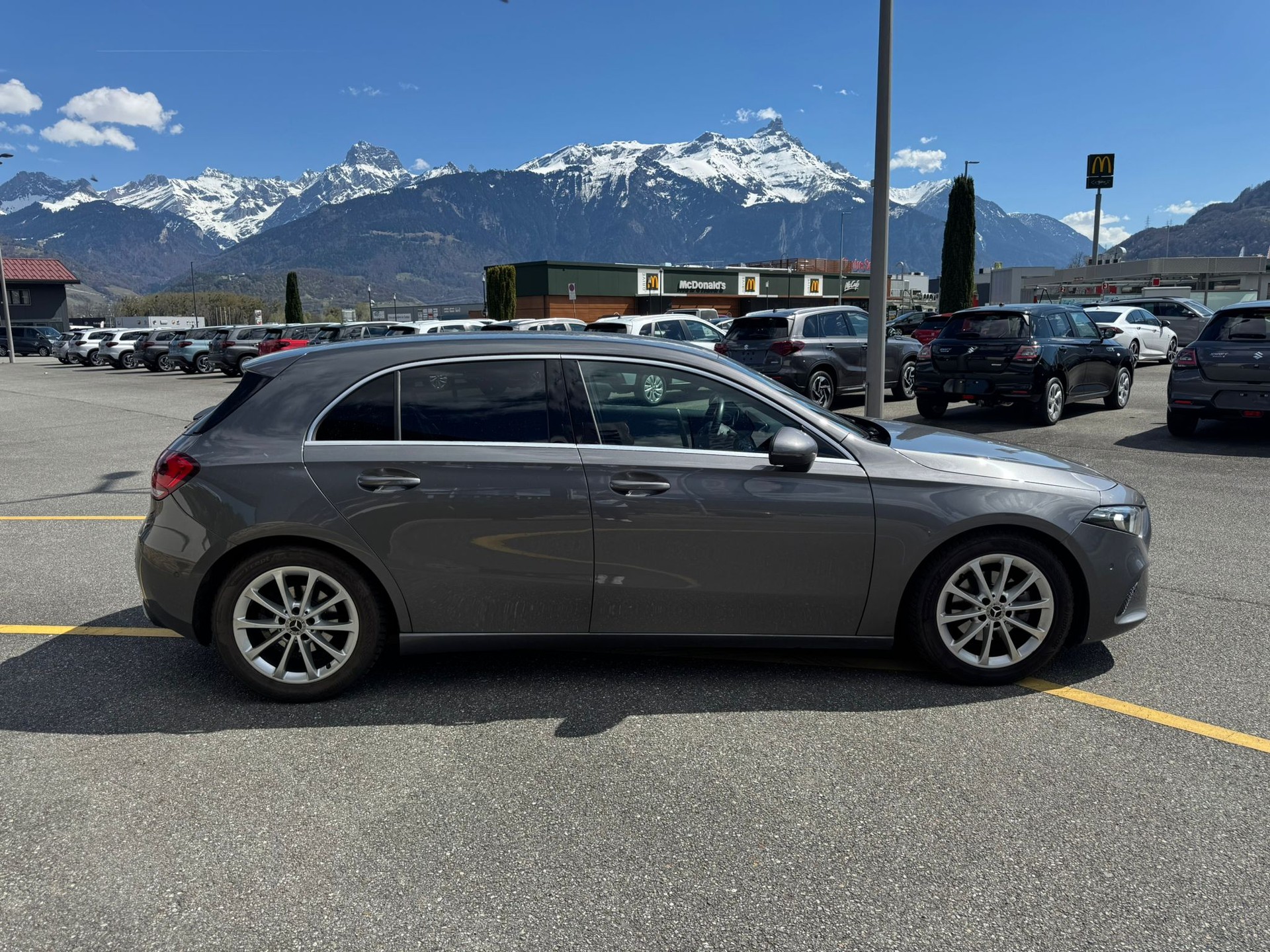 MERCEDES-BENZ A 180 Progressive 7G-DCT-image-5