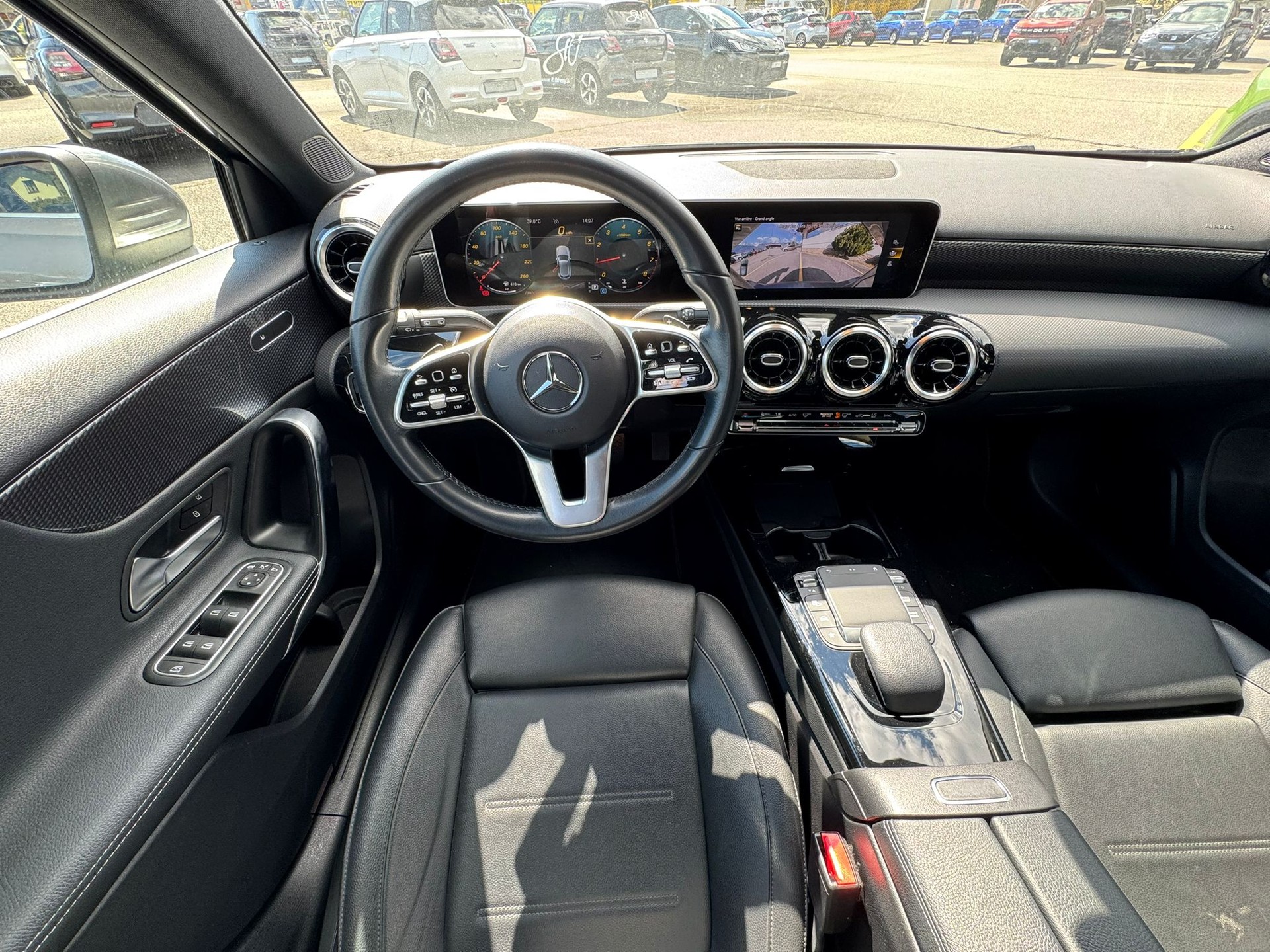 MERCEDES-BENZ A 180 Progressive 7G-DCT-image-9