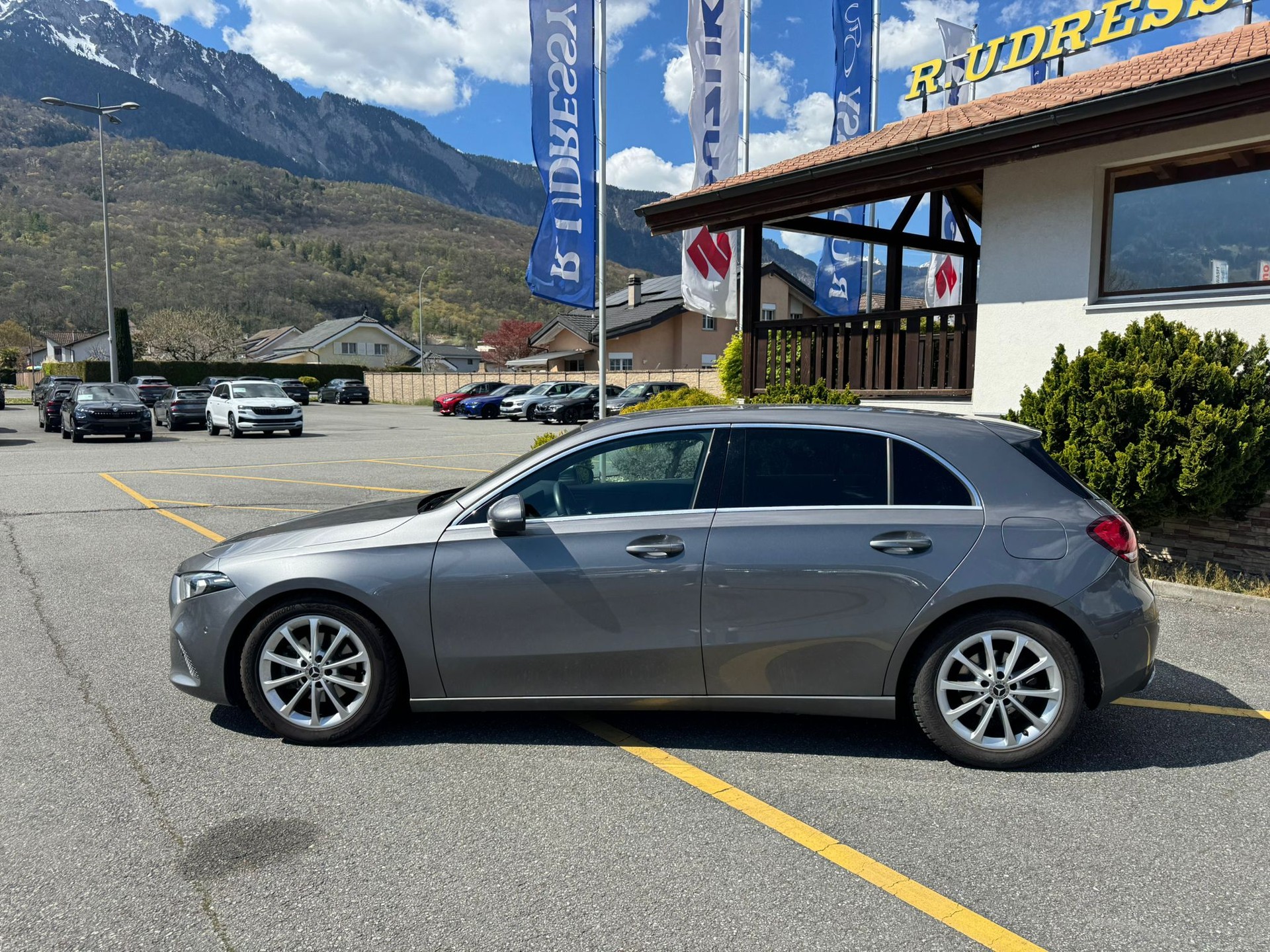 MERCEDES-BENZ A 180 Progressive 7G-DCT-image-1