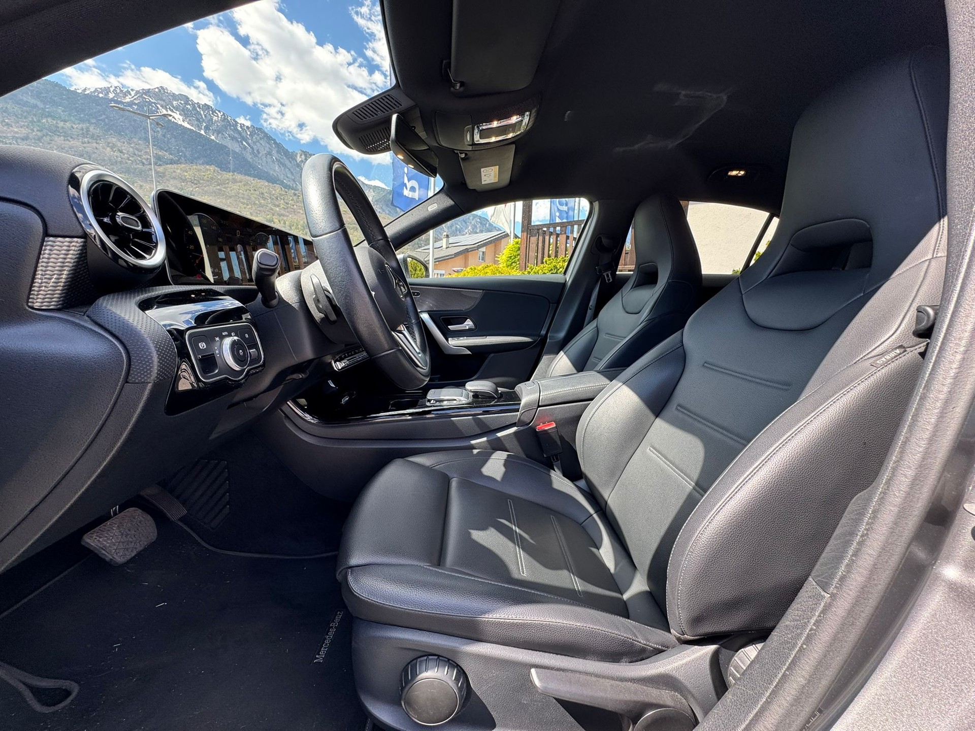 MERCEDES-BENZ A 180 Progressive 7G-DCT-image-10