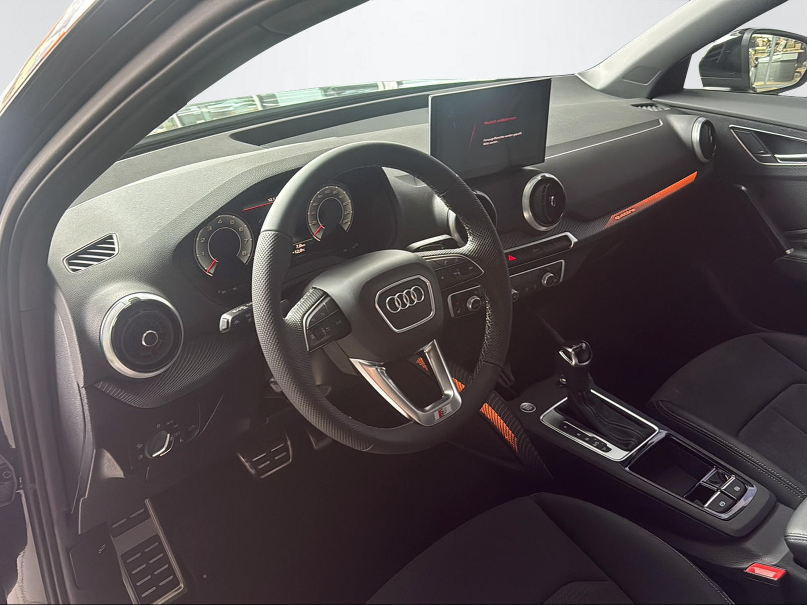 AUDI Q2 2.0 40 TFSI S Line Attraction quattro S-Tronic-image-10