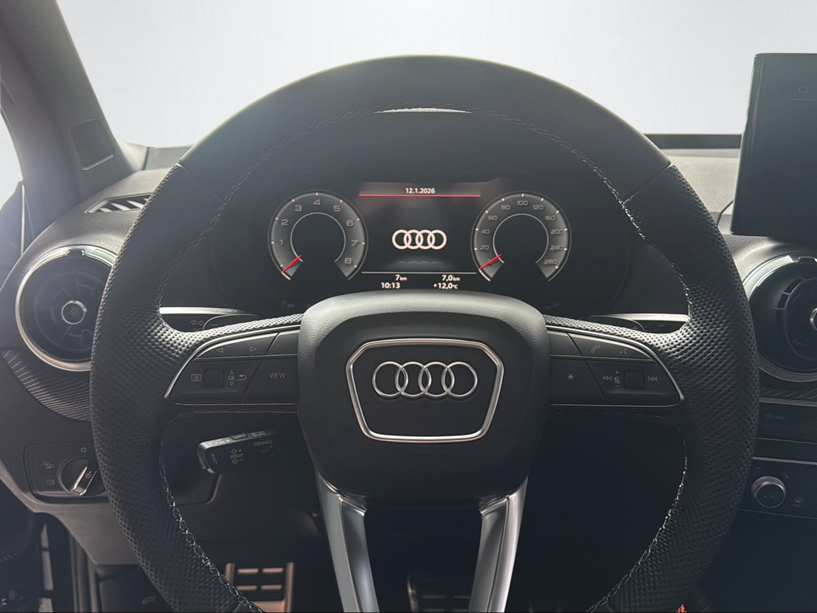 AUDI Q2 2.0 40 TFSI S Line Attraction quattro S-Tronic-image-11