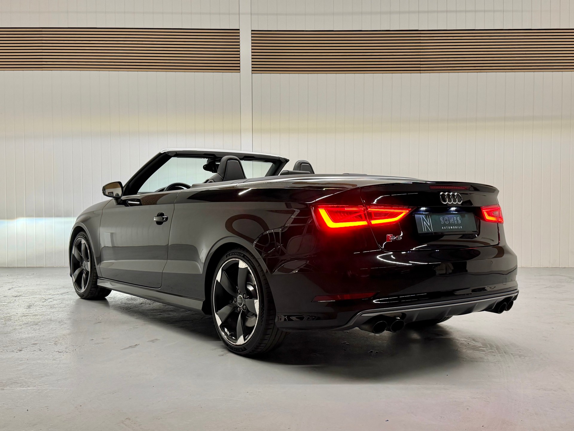 AUDI S3 Cabrio 2.0 TFSI quattro S-tronic Ab MFK & Service-image-13