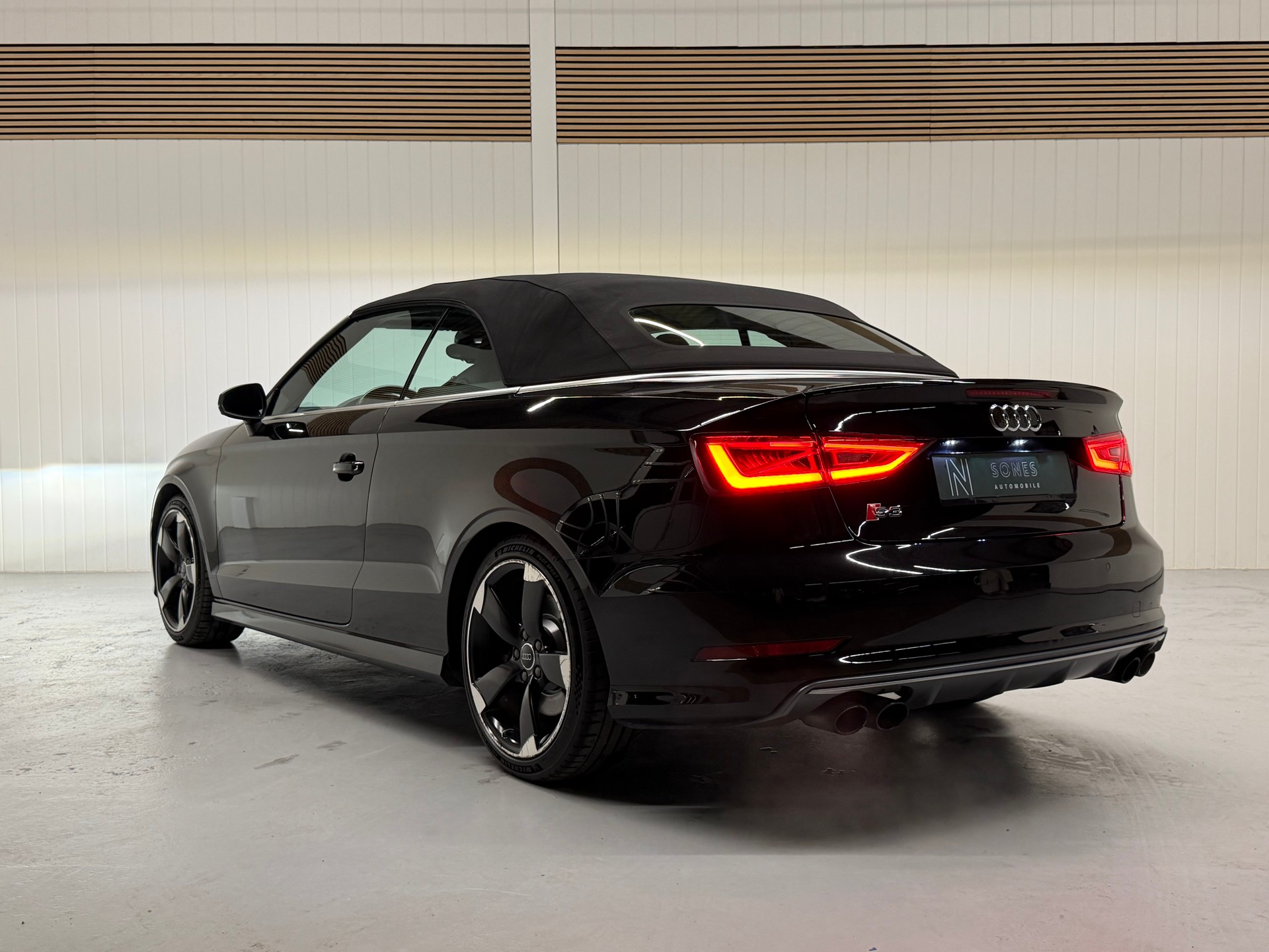 AUDI S3 Cabrio 2.0 TFSI quattro S-tronic Ab MFK & Service-image-5