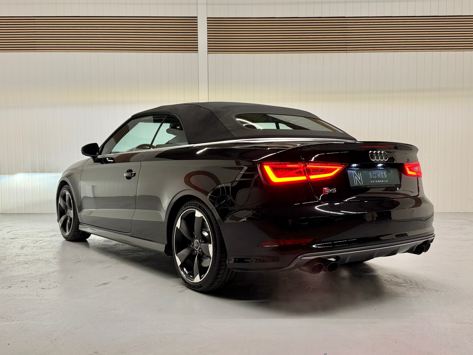 AUDI S3 Cabrio 2.0 TFSI quattro S-tronic Ab MFK & Service-image-14