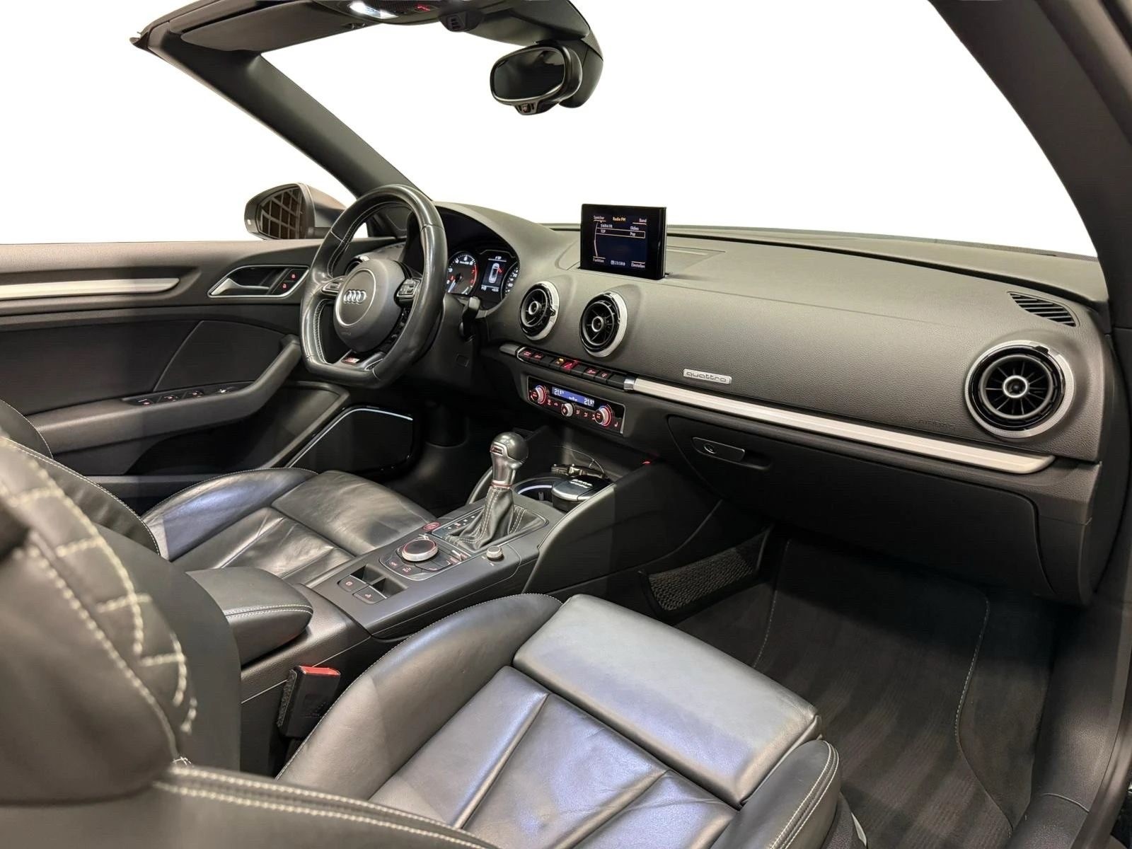 AUDI S3 Cabrio 2.0 TFSI quattro S-tronic Ab MFK & Service-image-15