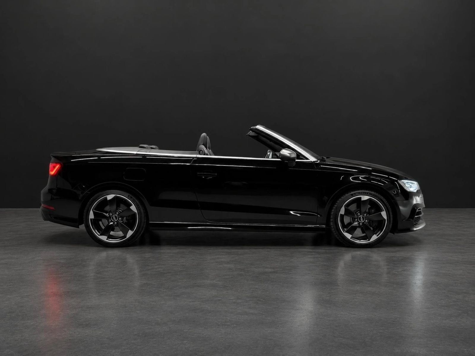 AUDI S3 Cabrio 2.0 TFSI quattro S-tronic Ab MFK & Service-image-9