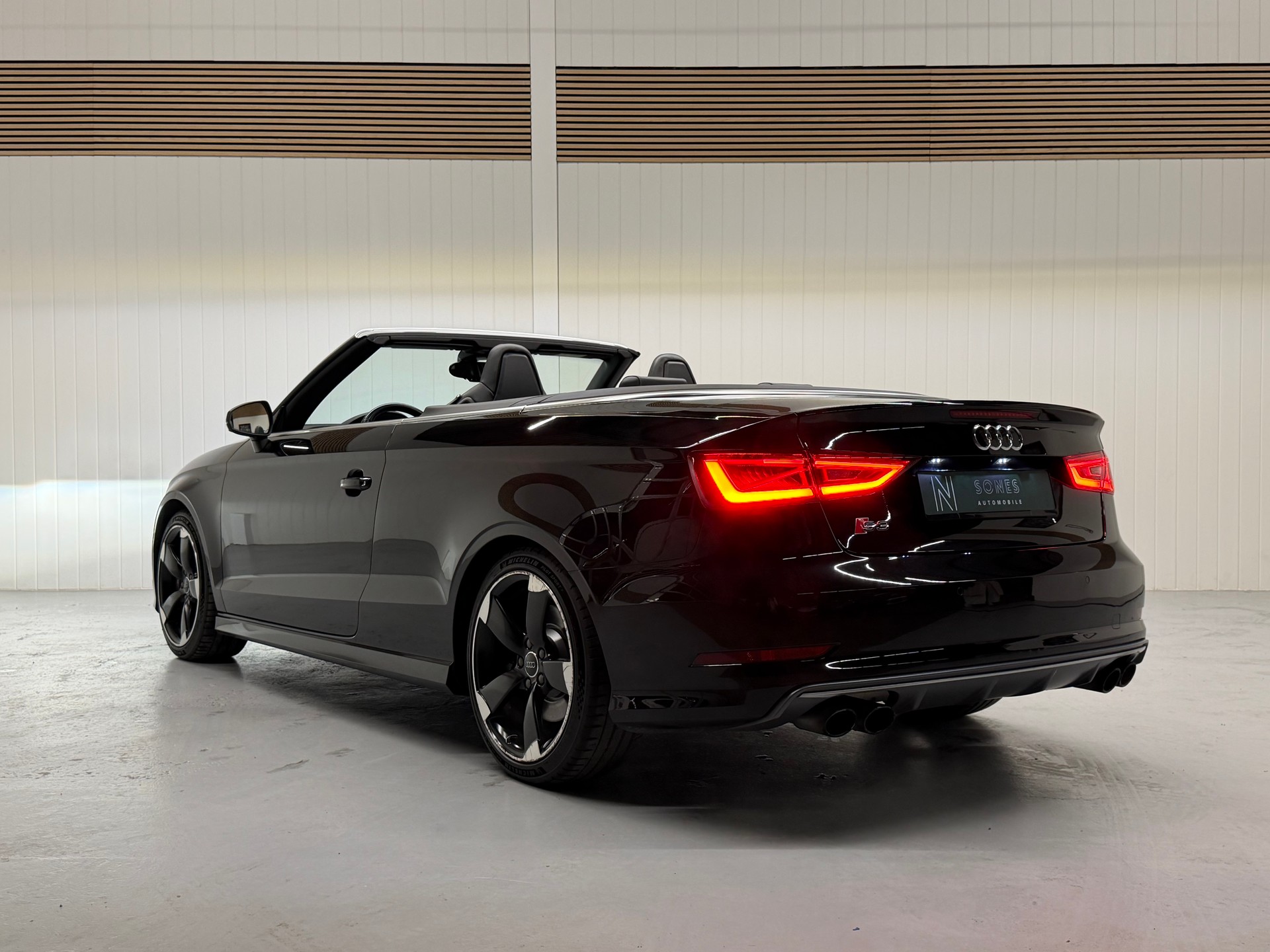 AUDI S3 Cabrio 2.0 TFSI quattro S-tronic Ab MFK & Service-image-4
