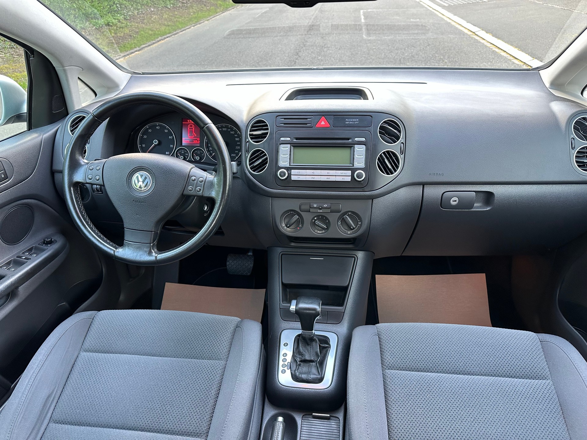 VW Golf Plus 1.6 FSI Comfortline-image-9
