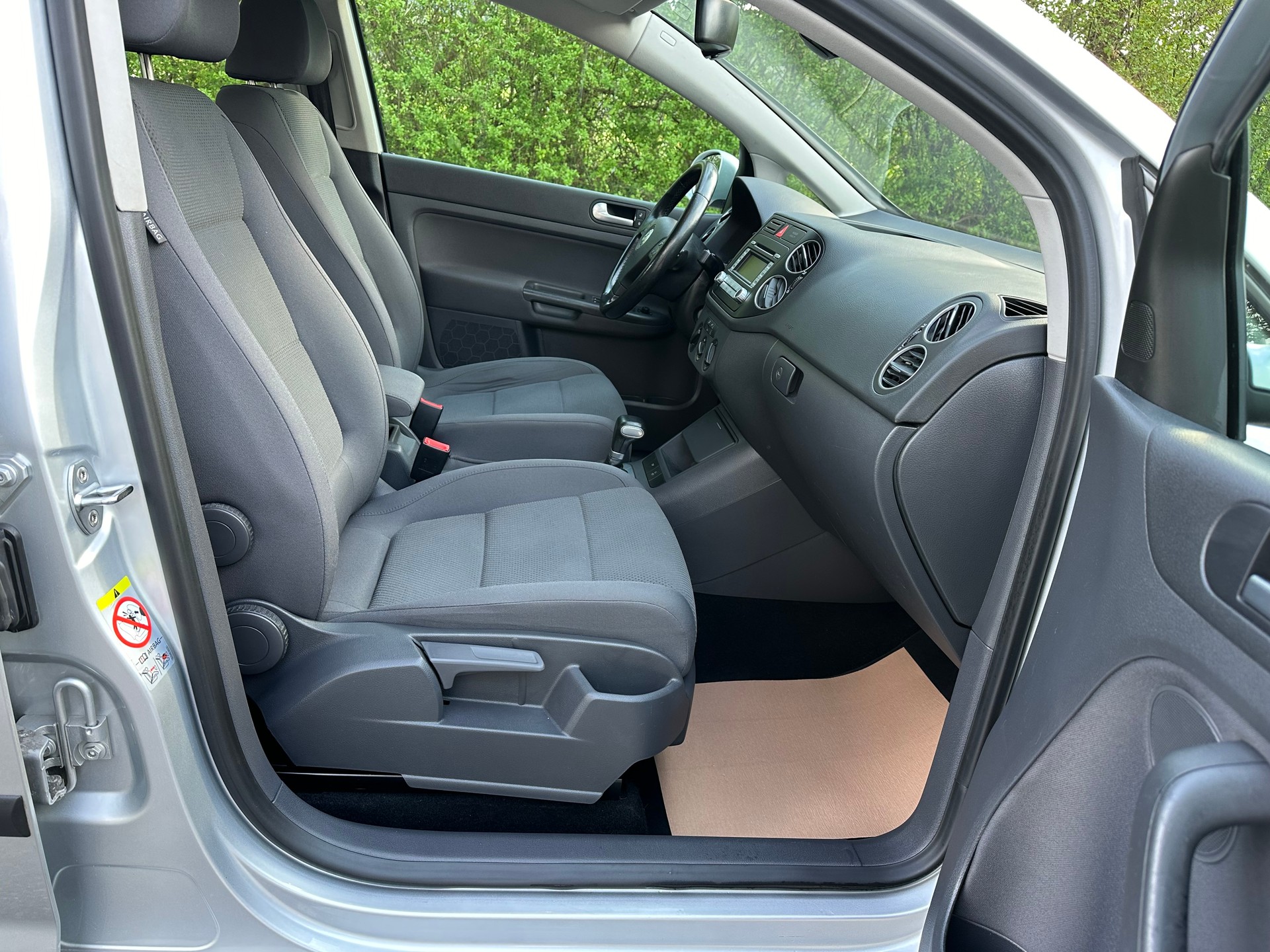 VW Golf Plus 1.6 FSI Comfortline-image-8