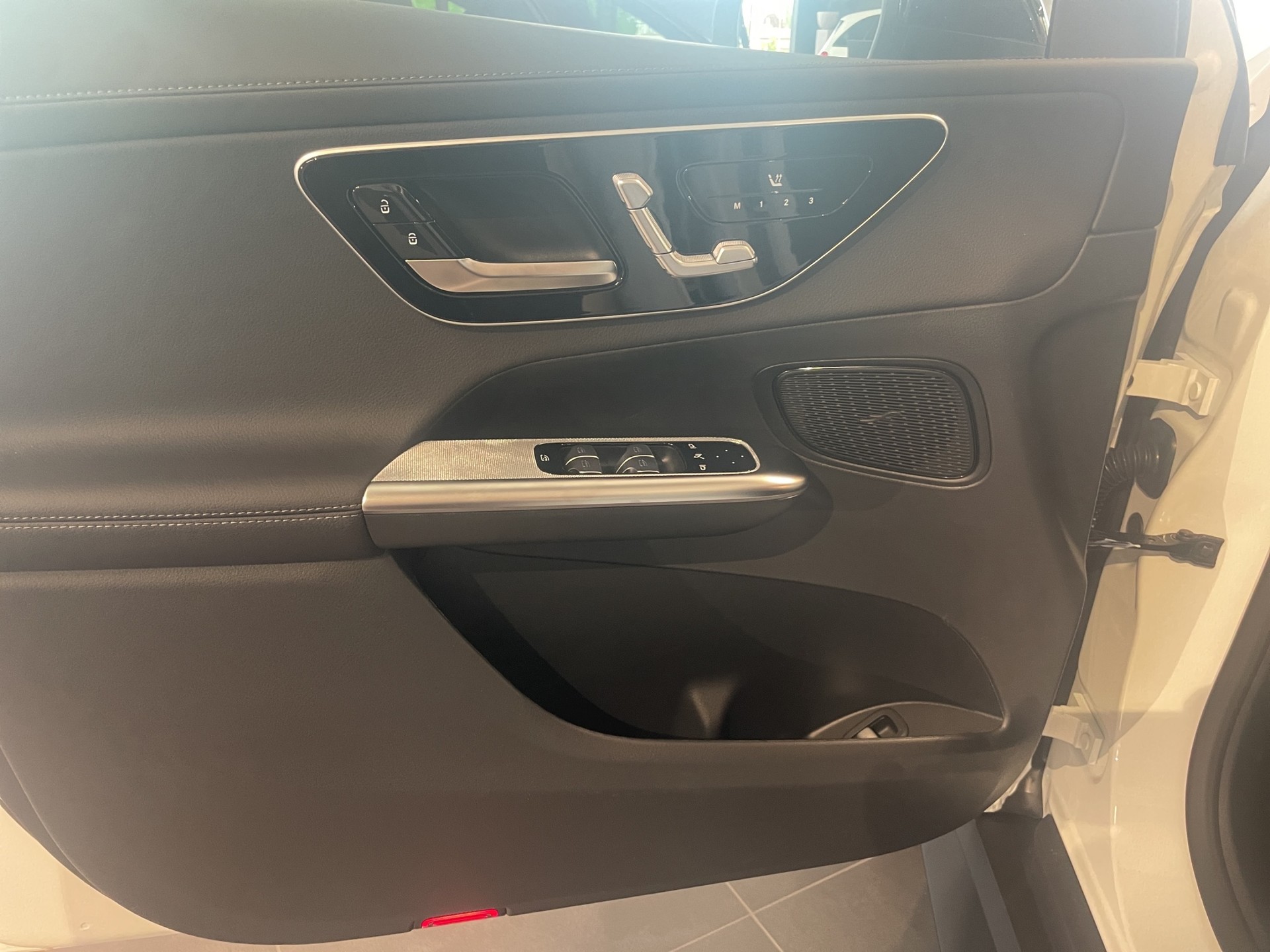 MERCEDES-BENZ GLC 220 d 4Matic 9G-Tronic-image-11