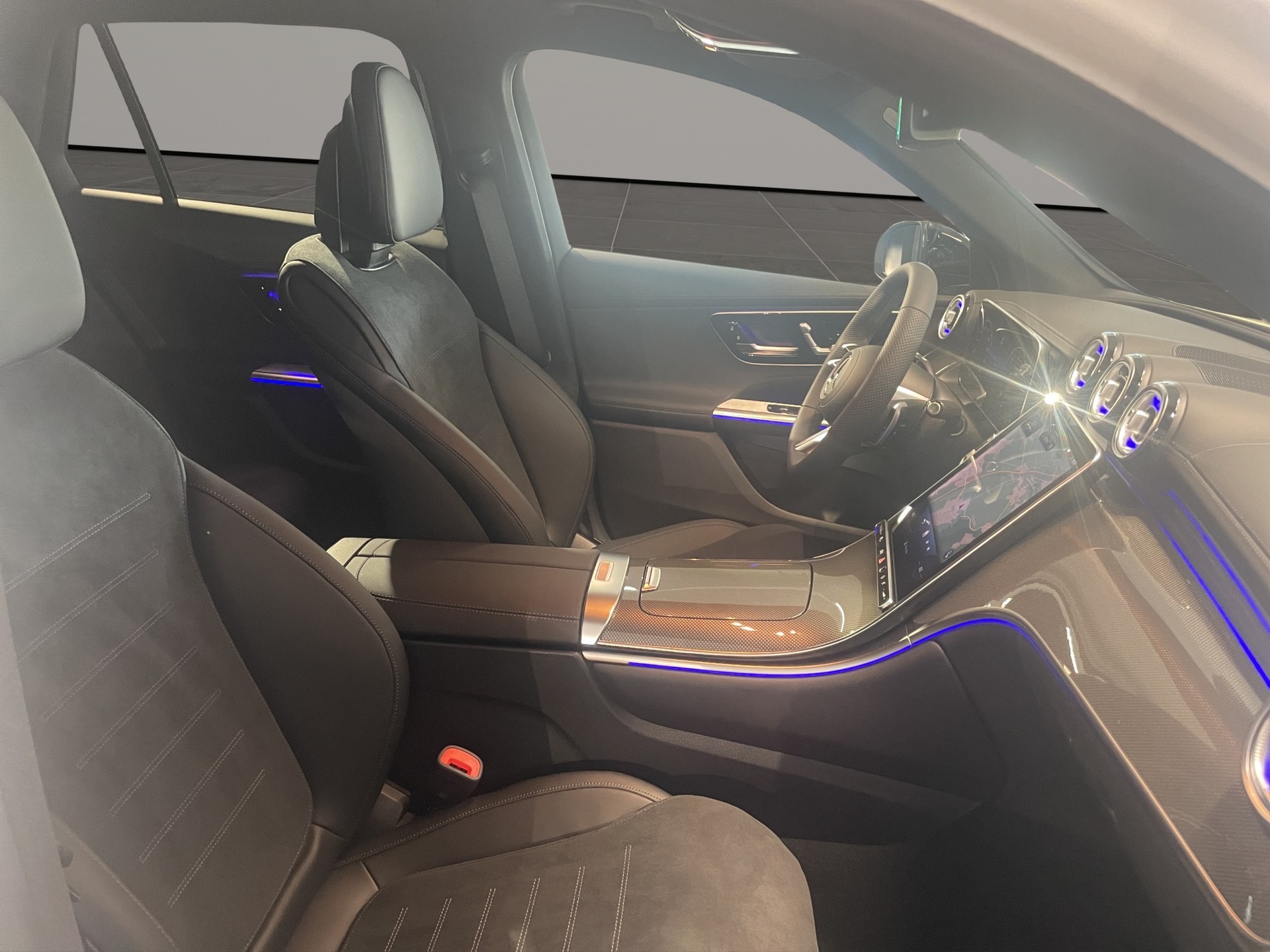 MERCEDES-BENZ GLC 220 d 4Matic 9G-Tronic-image-8