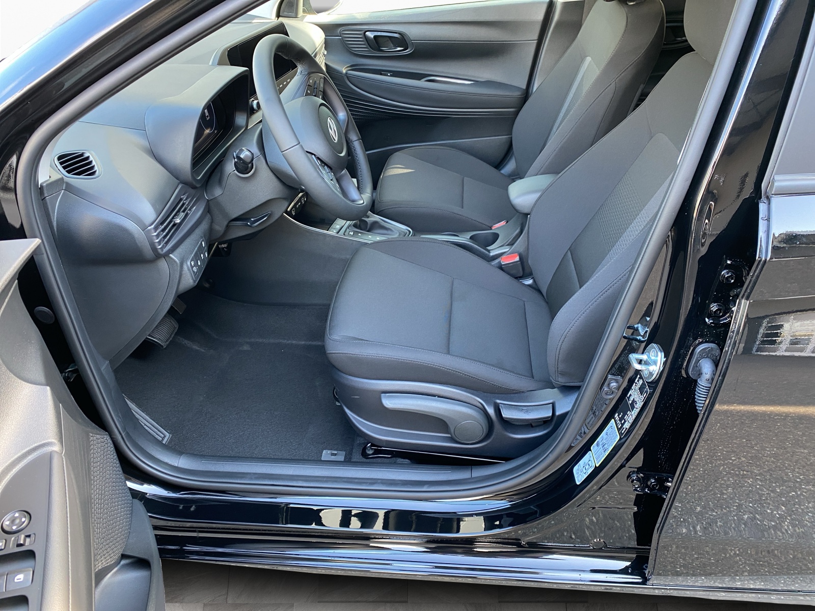 HYUNDAI i20 1.0 T-GDi Amplia-image-9