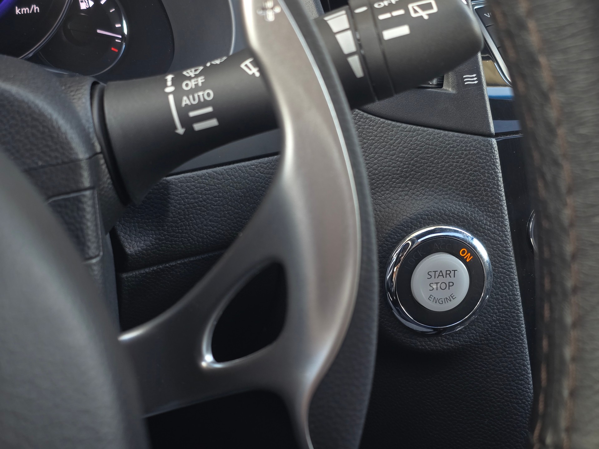 INFINITI FX30d S Premium AWD Automatic-image-24