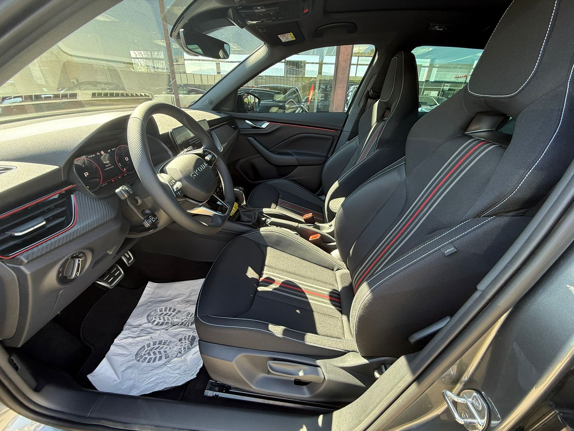 SKODA Kamiq 1.5 TSI Monte Carlo DSG-image-7