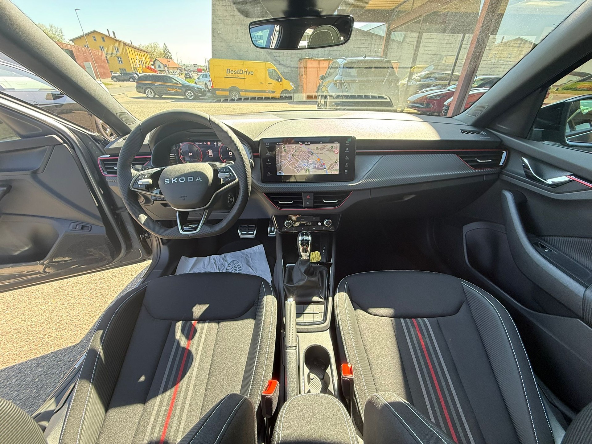 SKODA Kamiq 1.5 TSI Monte Carlo DSG-image-9