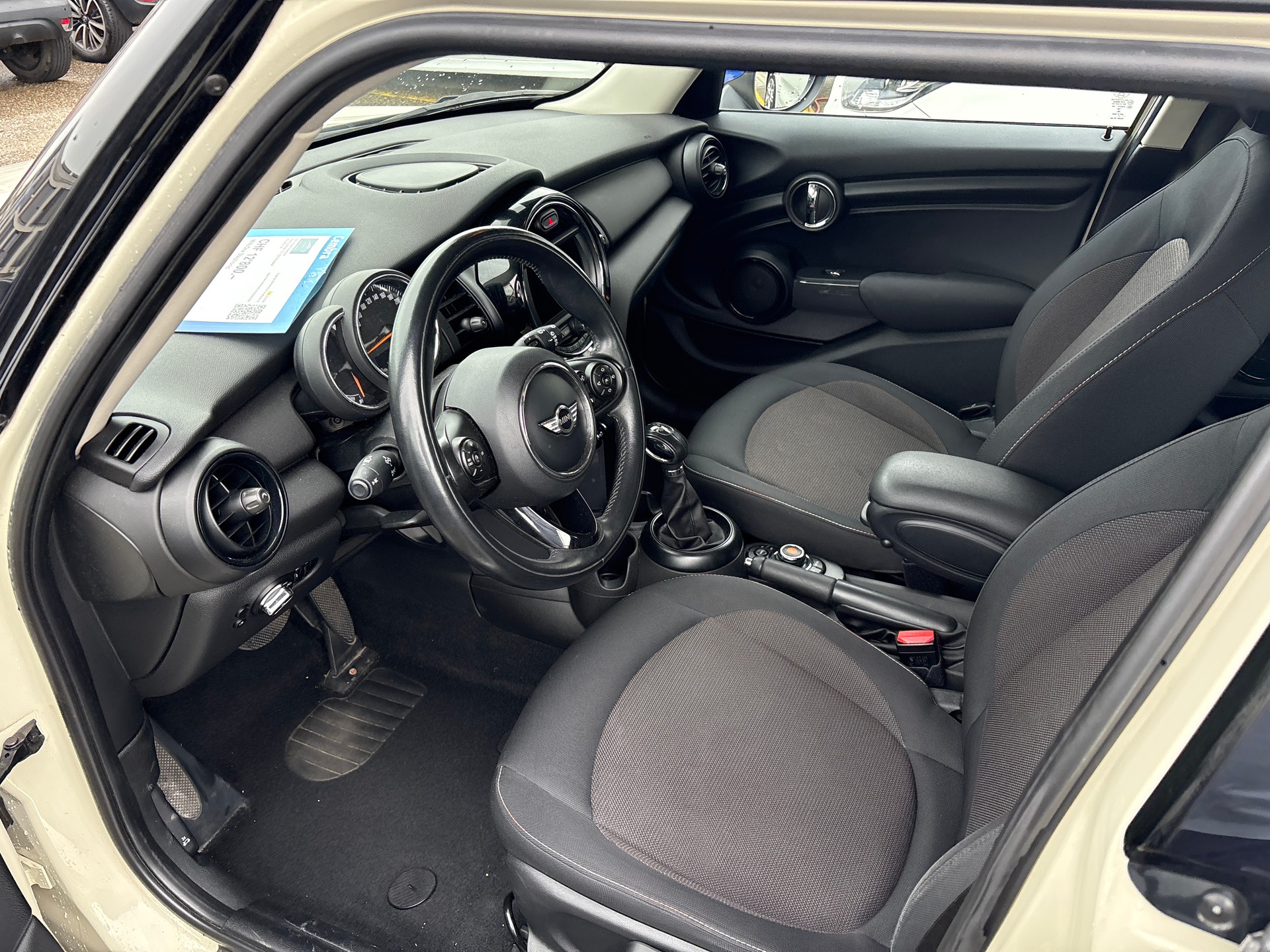 MINI One Steptronic-image-4