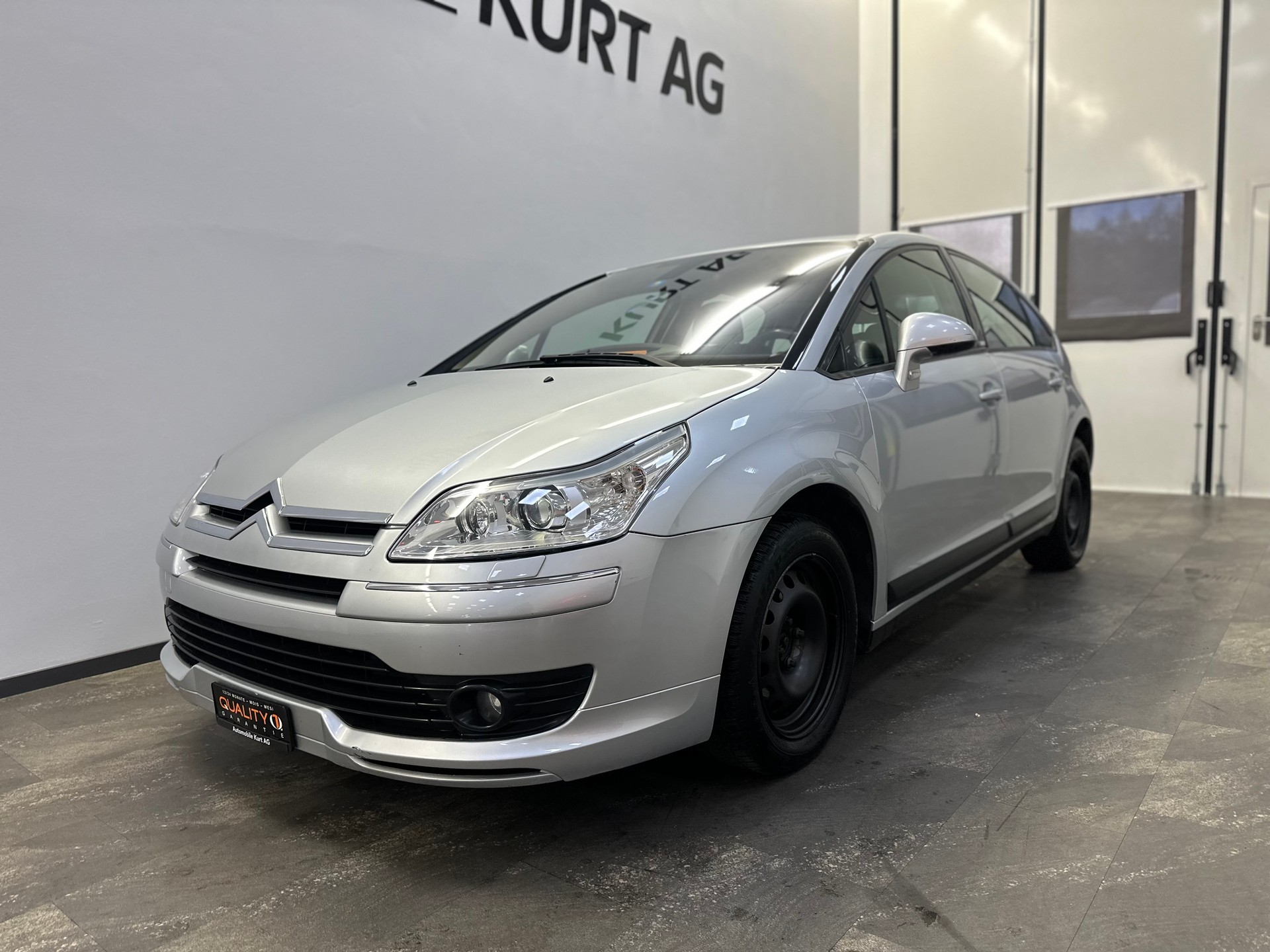 CITROEN C4 Berline 2.0i 16V VTR Automatic-image-4