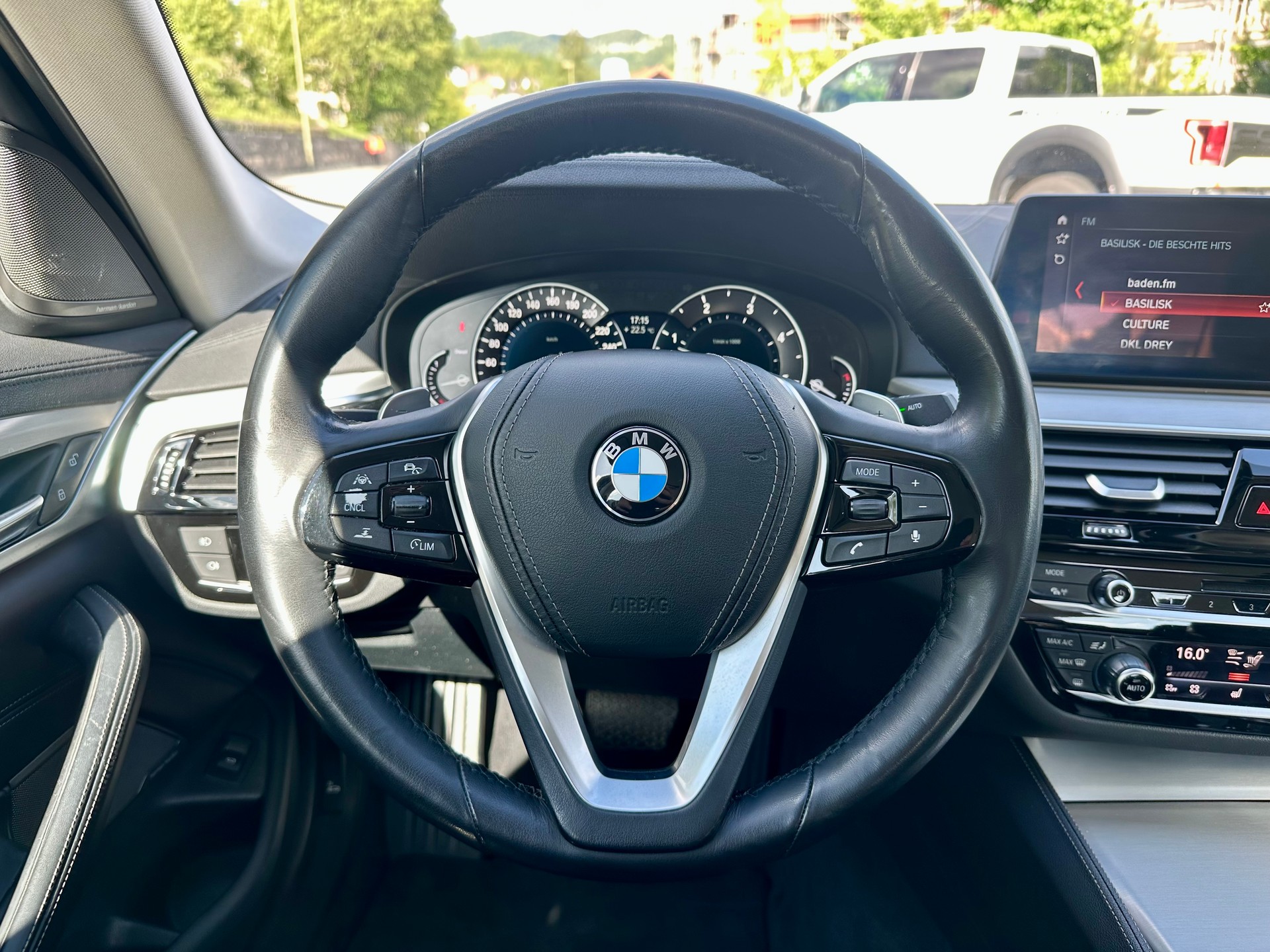 BMW 530d xDrive Luxury Line Steptronic-image-15