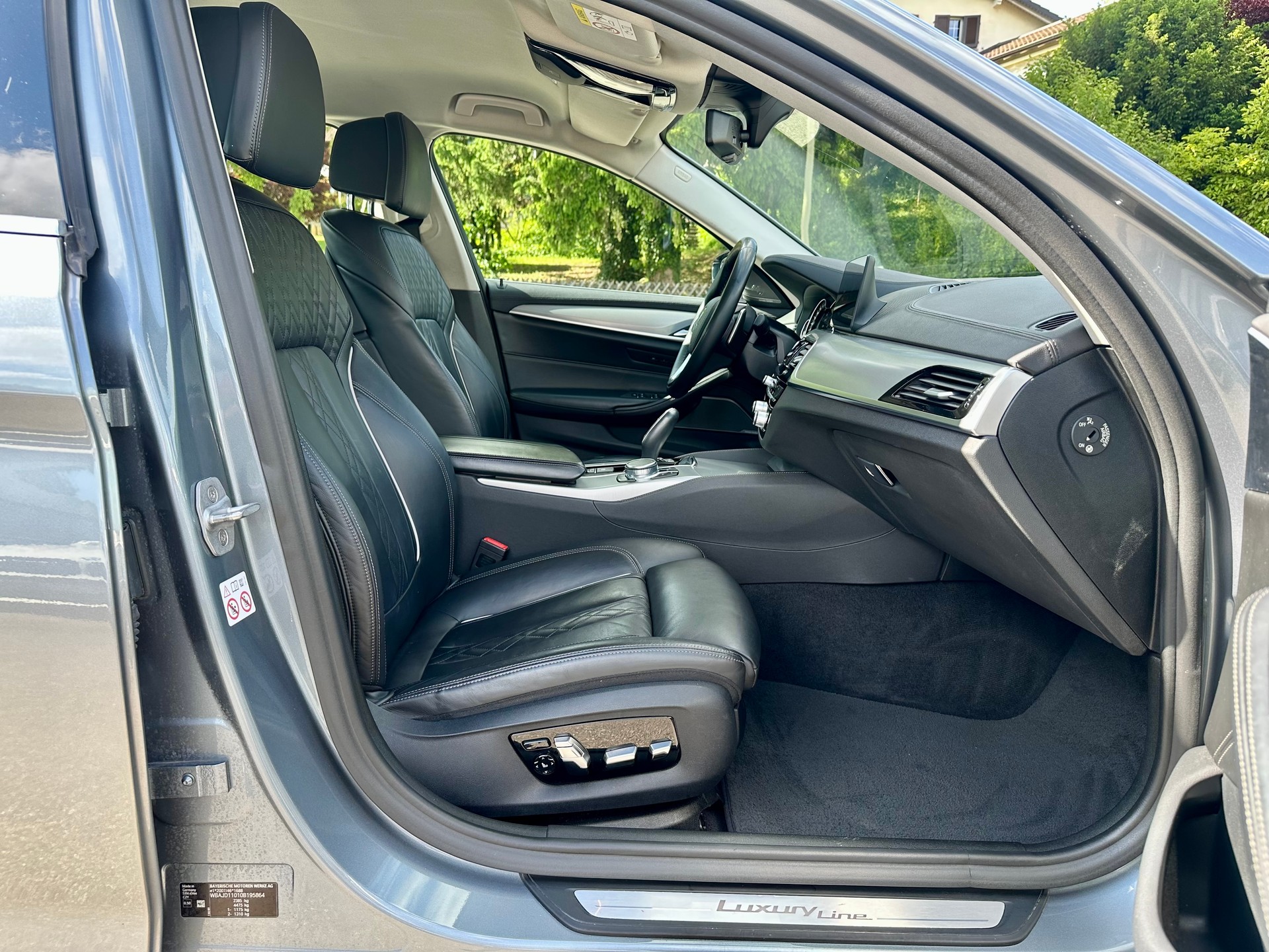 BMW 530d xDrive Luxury Line Steptronic-image-11